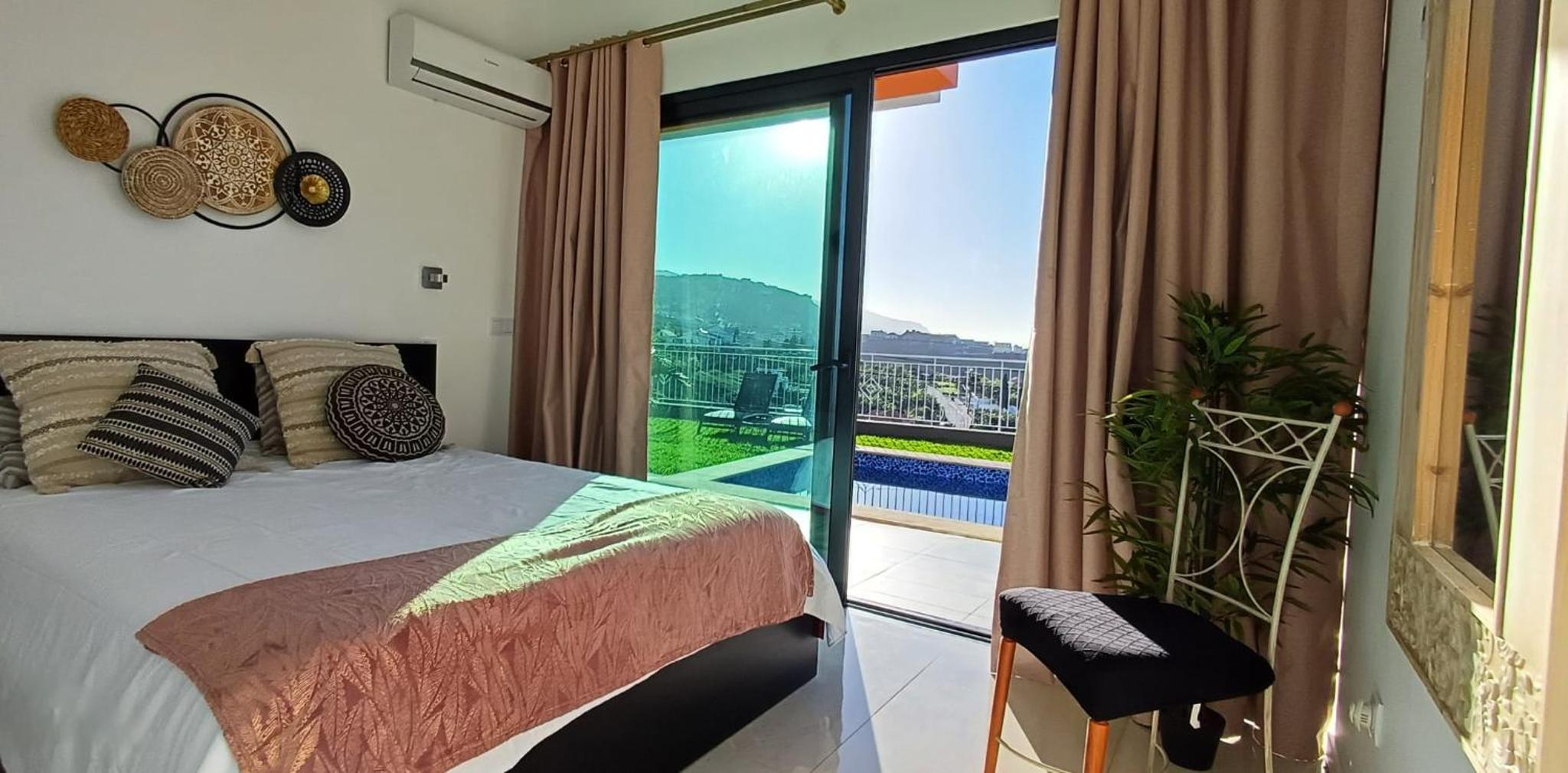 Double Room with Pool View photo 1