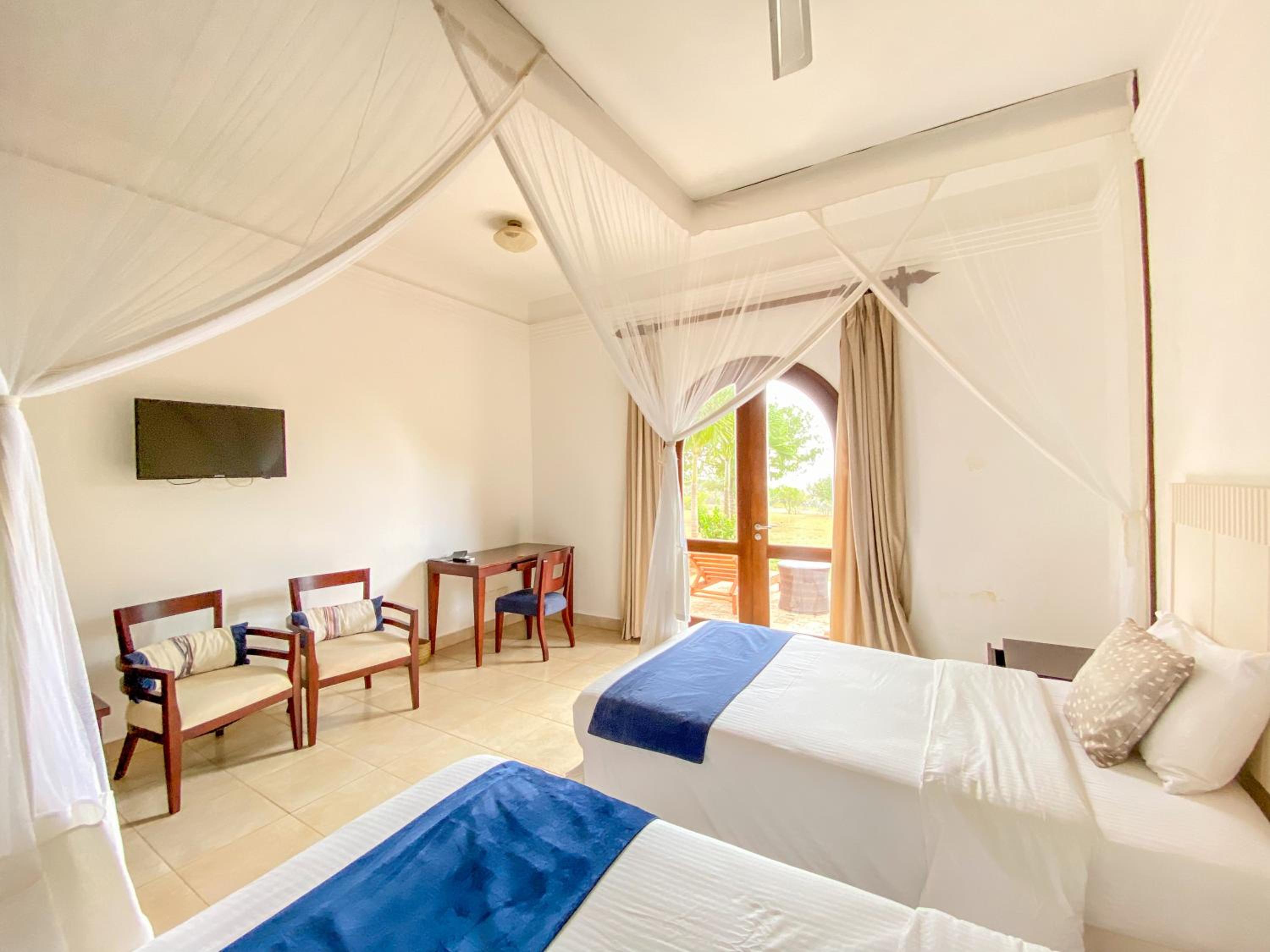 Standard Twin Room - Photo 6