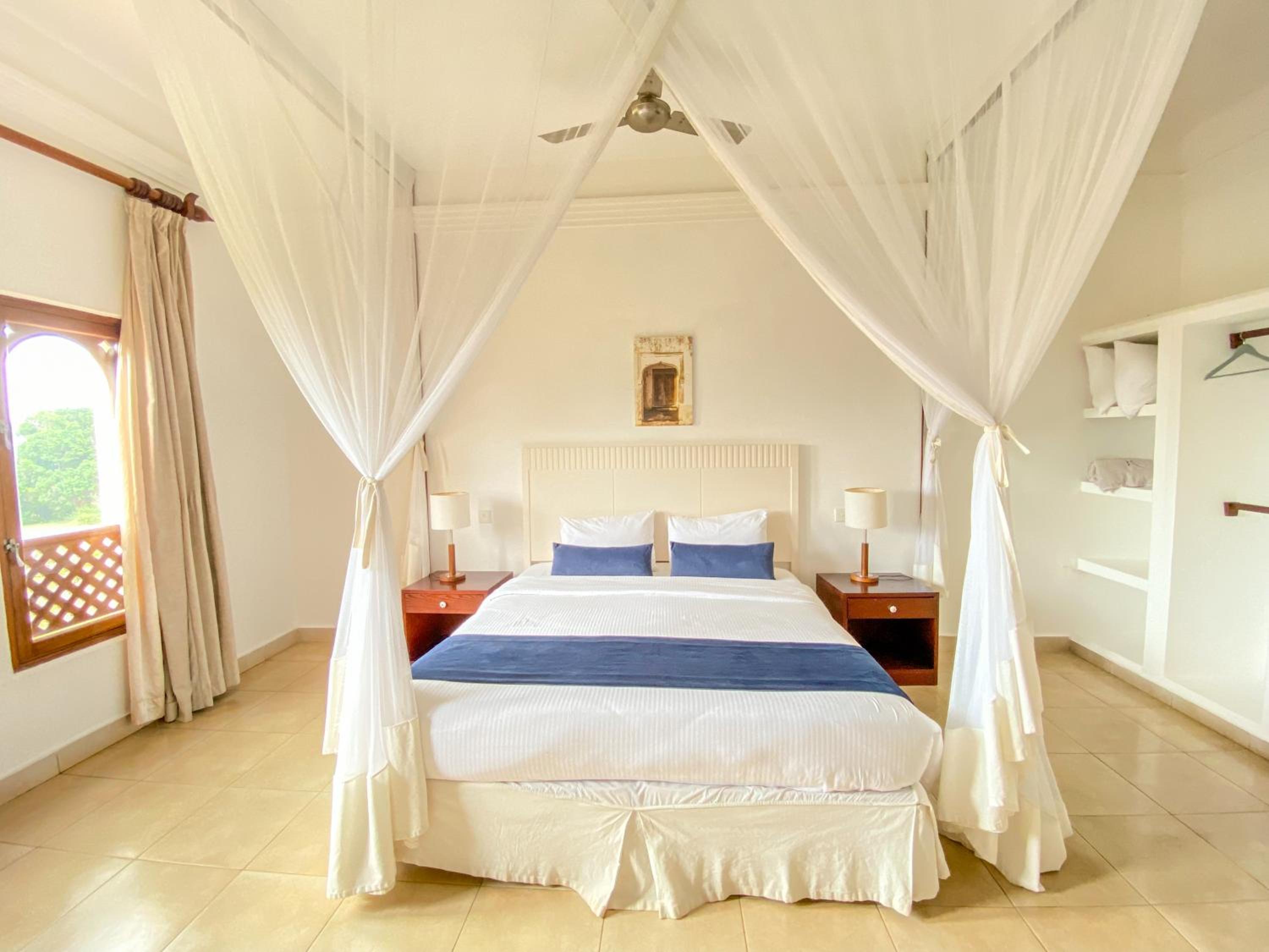Double Room - Photo 15