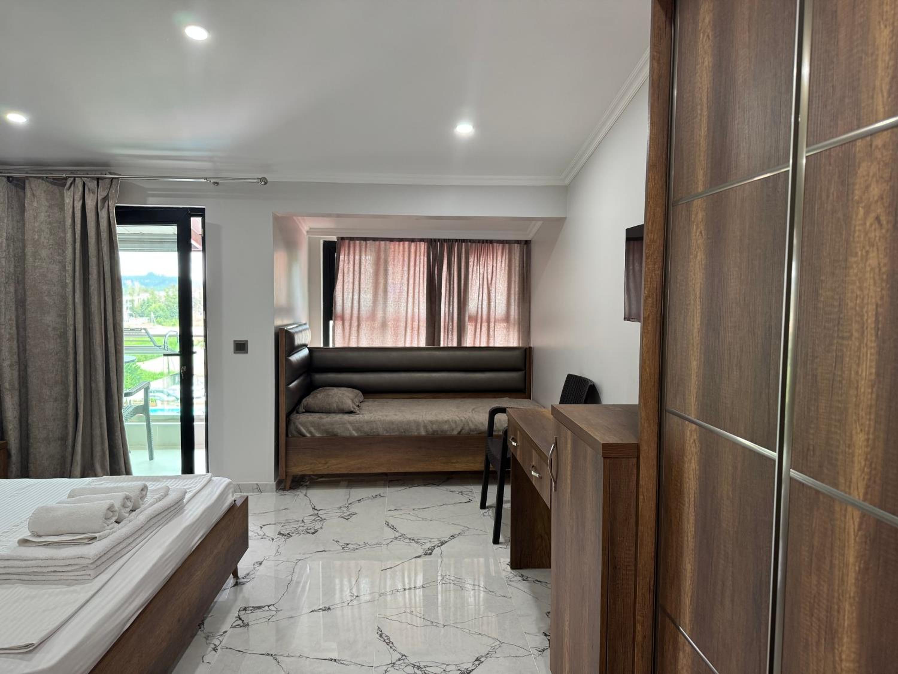 Deluxe Quadruple Room