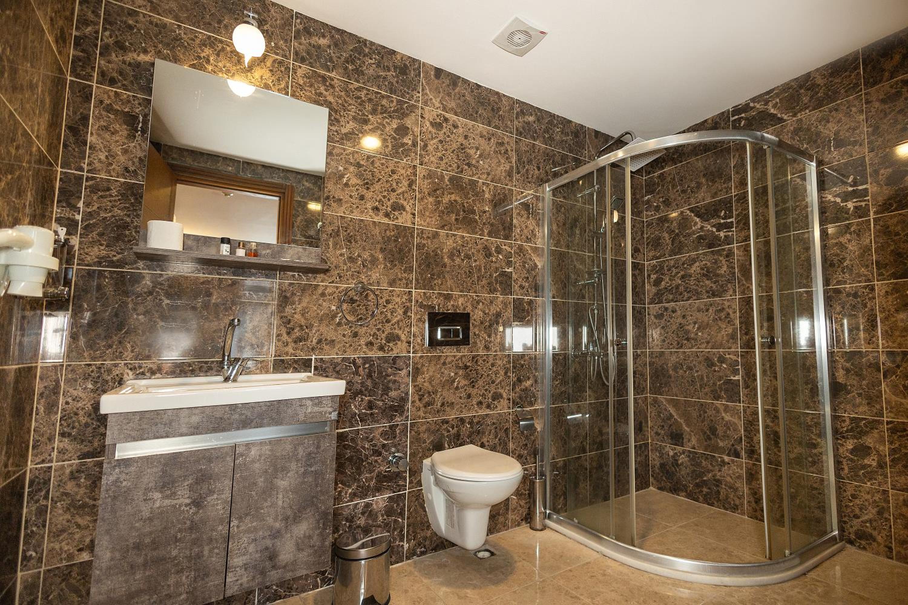 Double Room - Photo 9