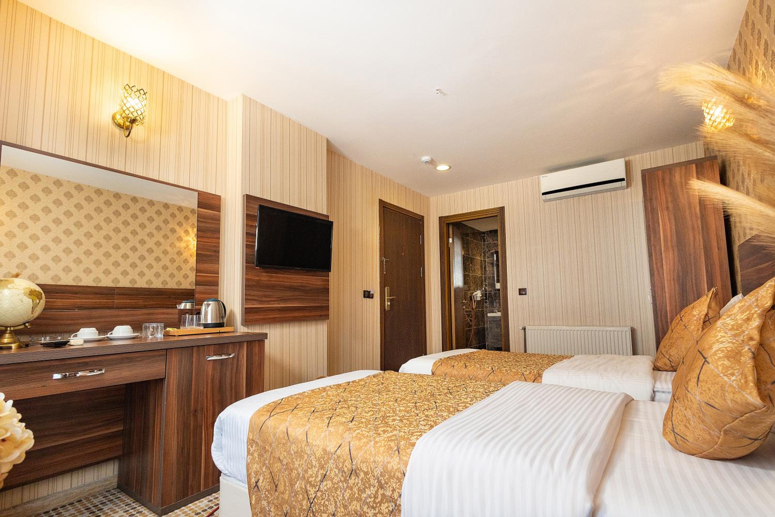 Double Room - Photo 5