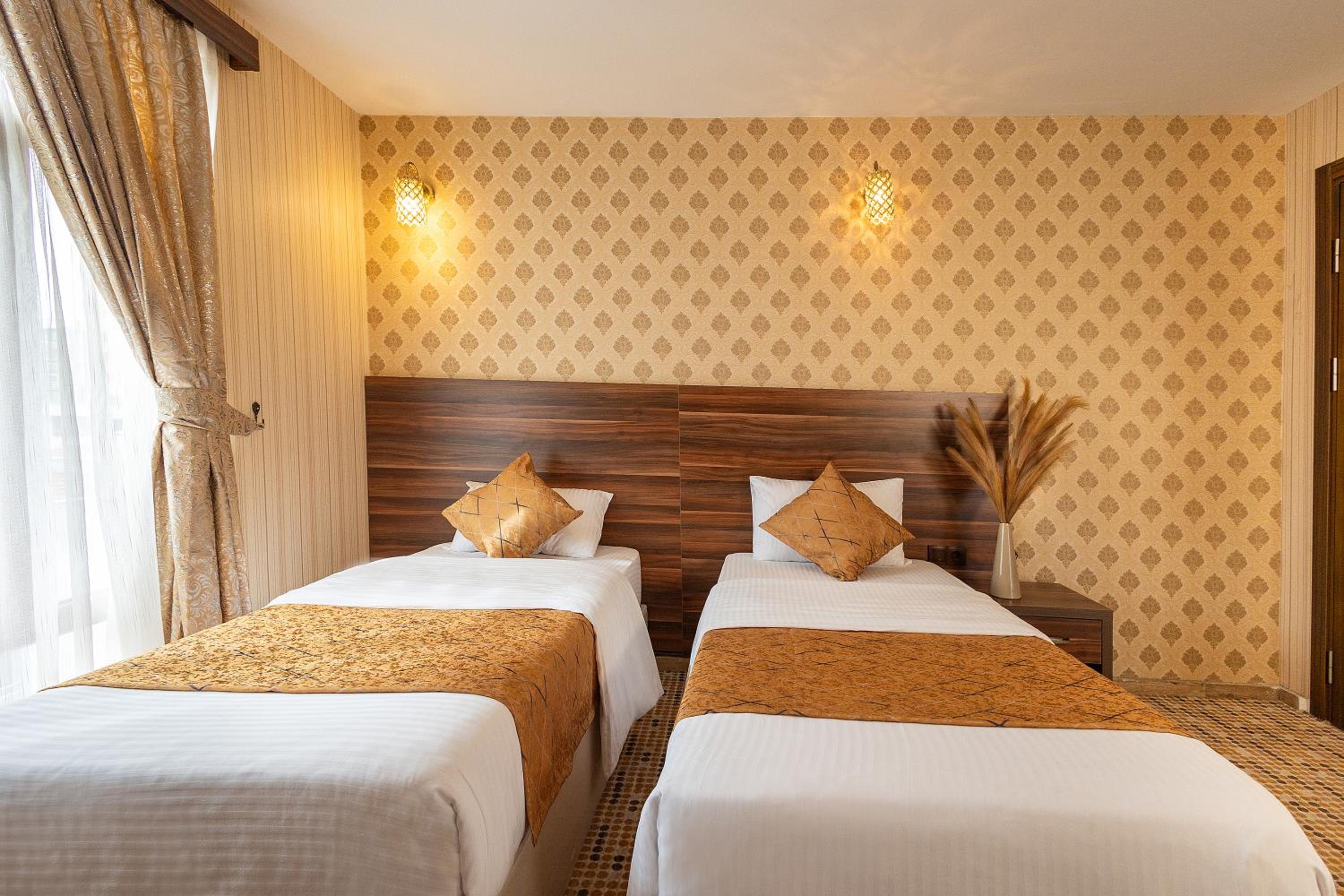 Deluxe Quadruple Room - Photo 16