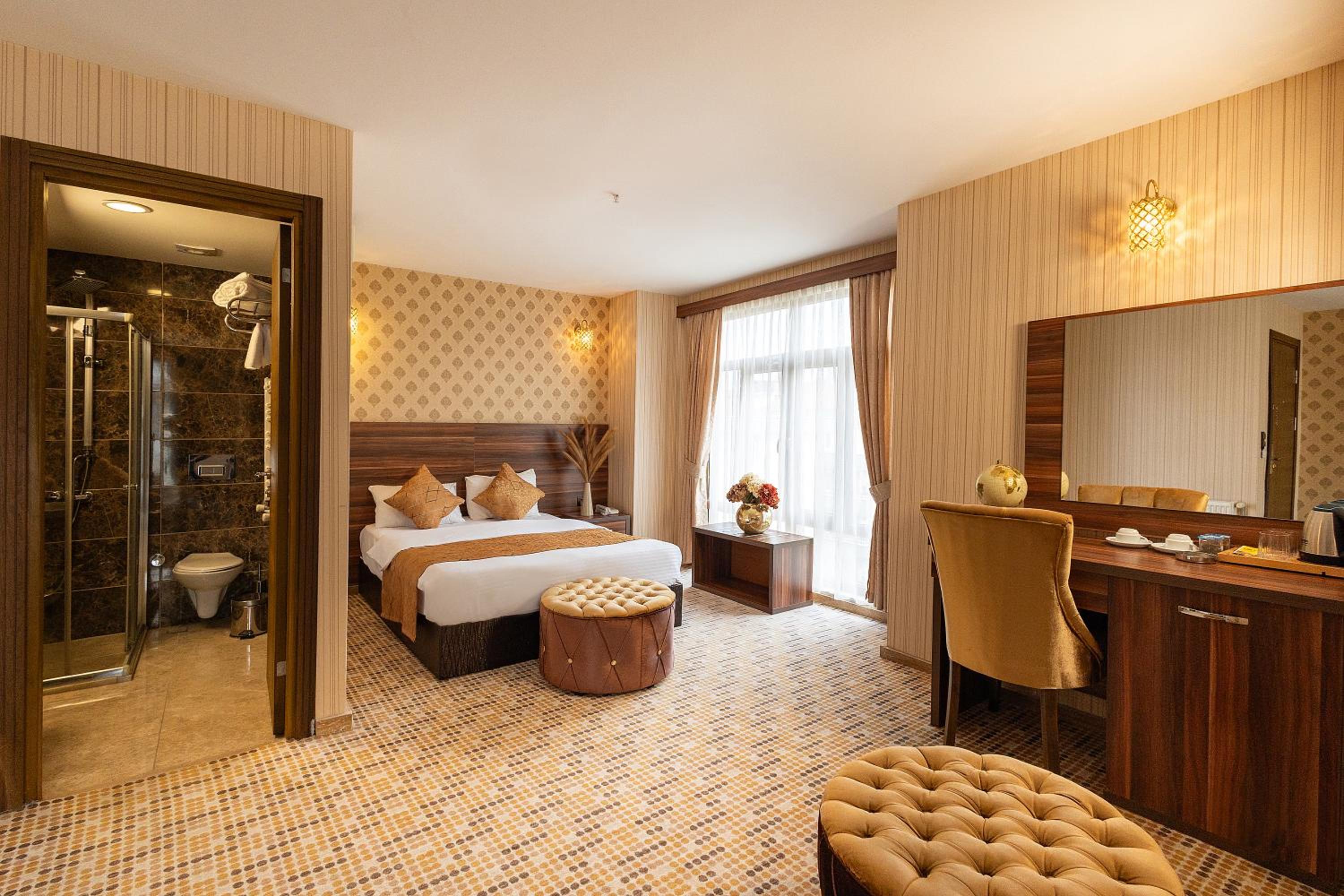 Deluxe Quadruple Room - Photo 5
