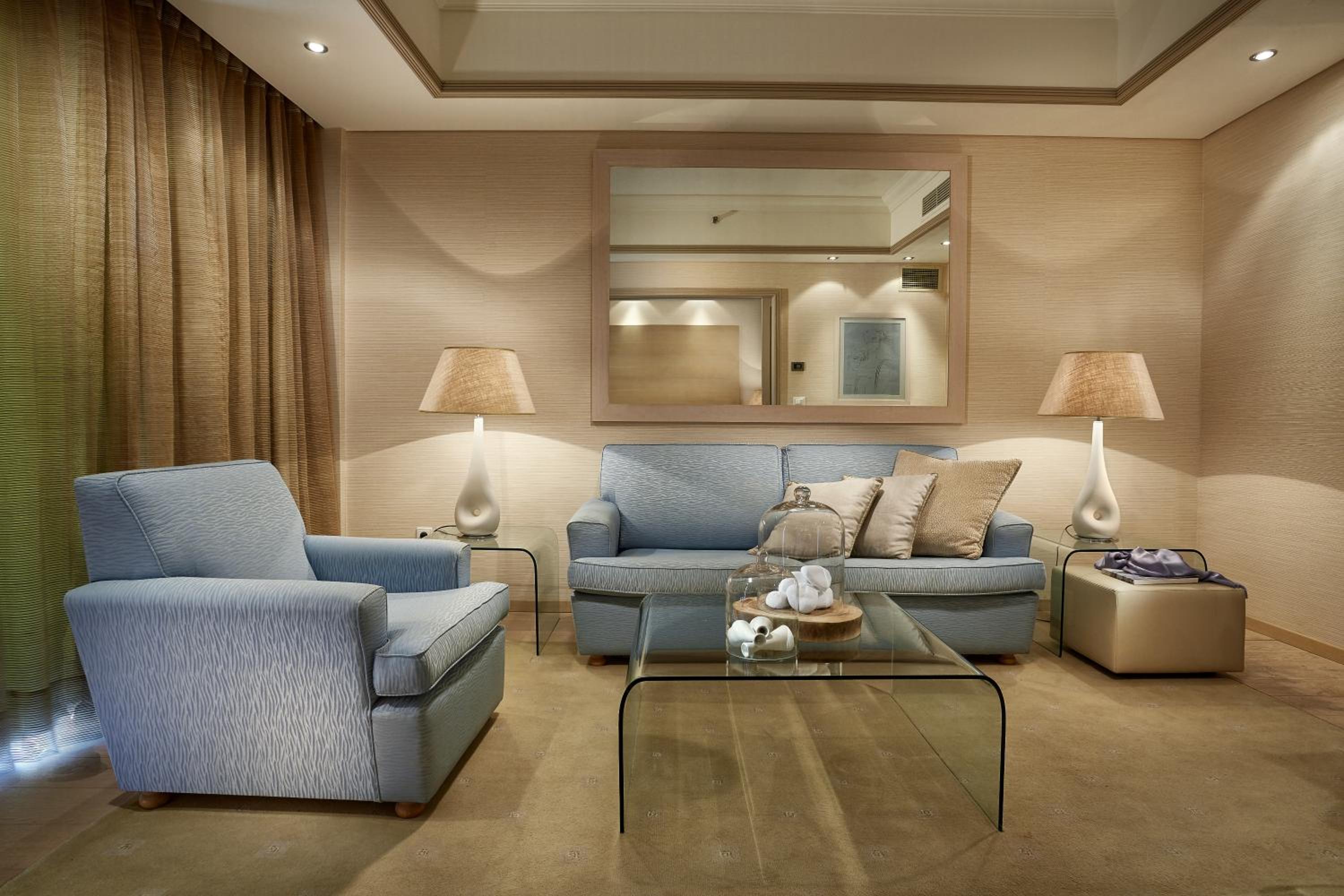Executive Park Suite - Photo 11