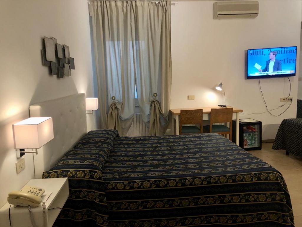 Standard Triple Room - Photo 2