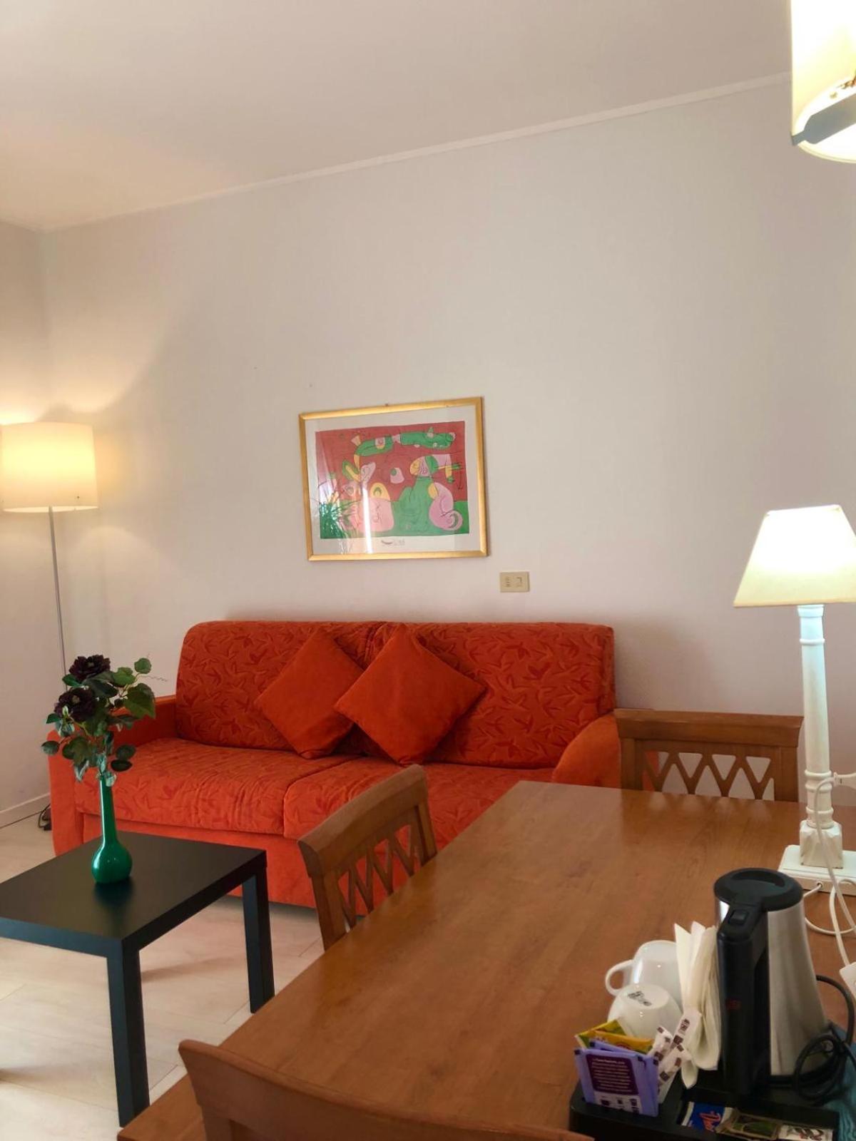 Junior Suite with Balcony - Photo 2