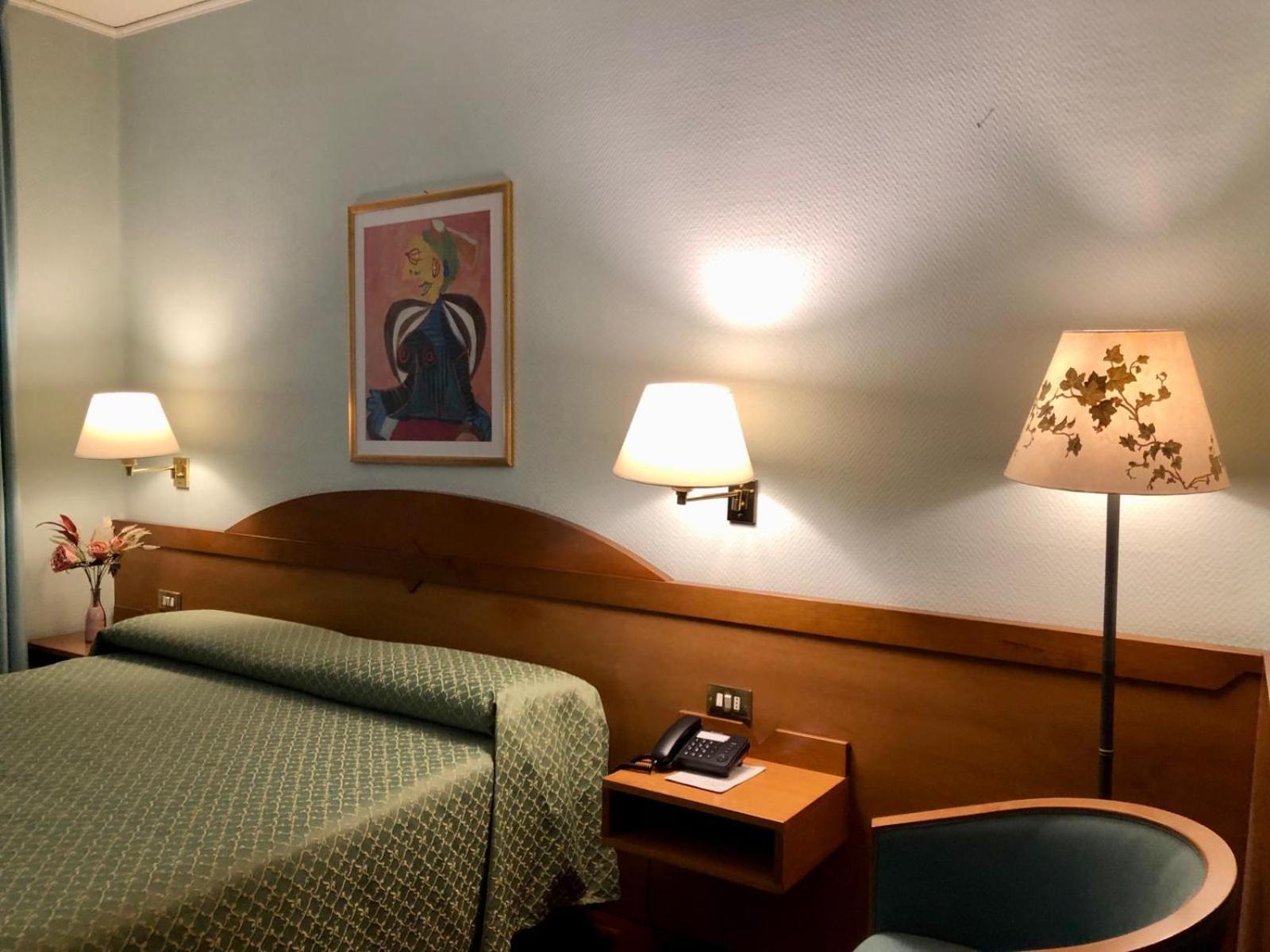 Double Room - Photo 6