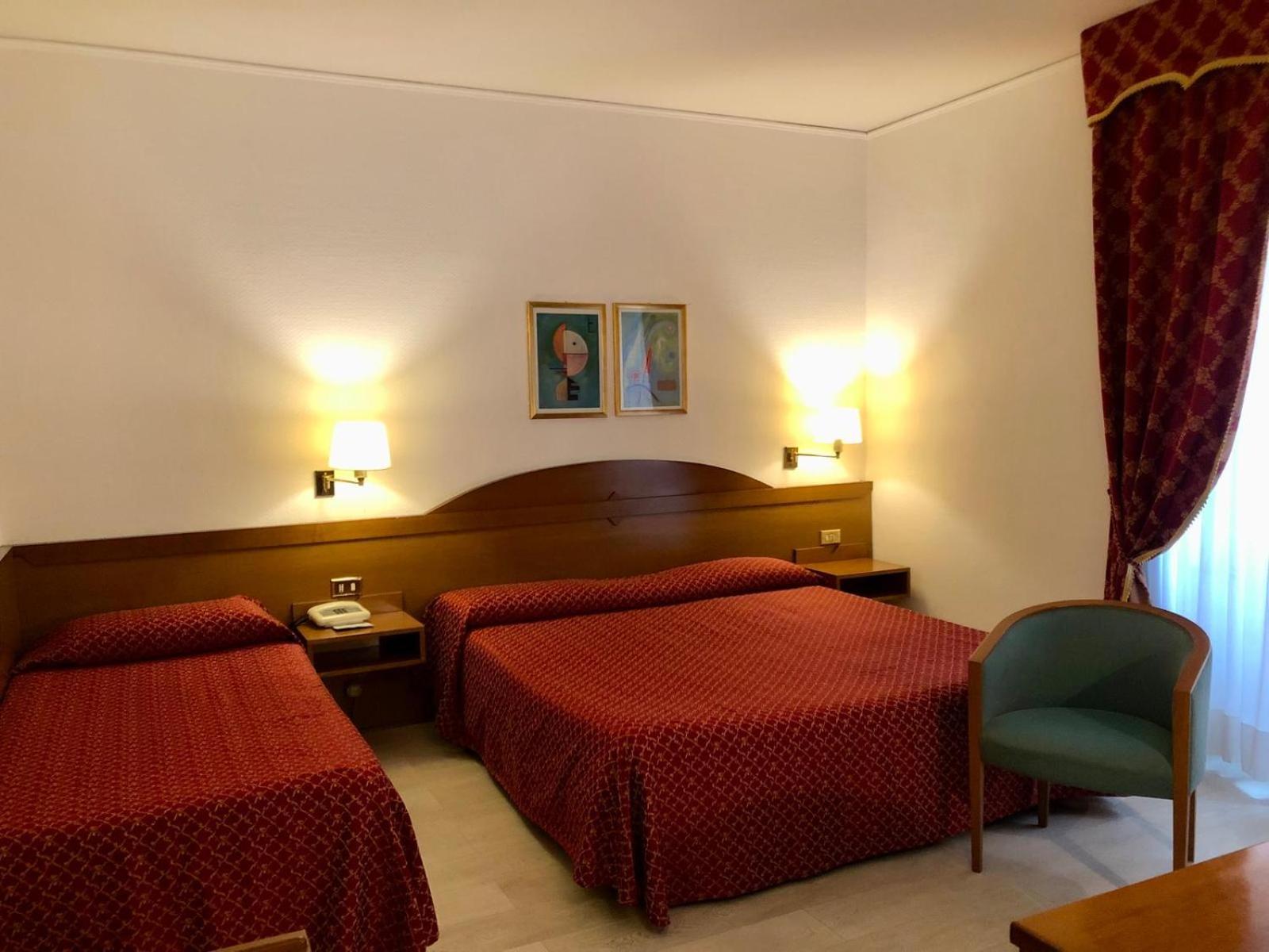 Standard Triple Room - Photo 1
