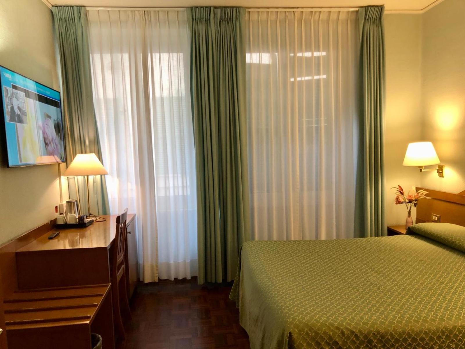 Double Room - Photo 13
