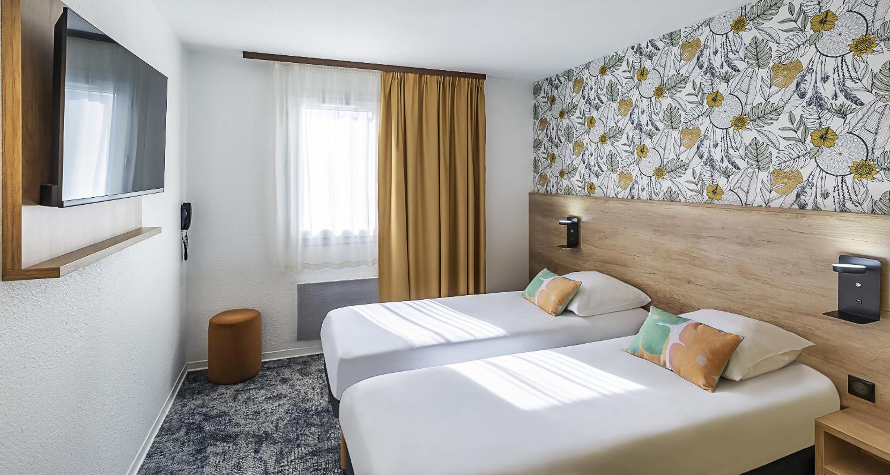 Comfort Queen Room - Photo 1