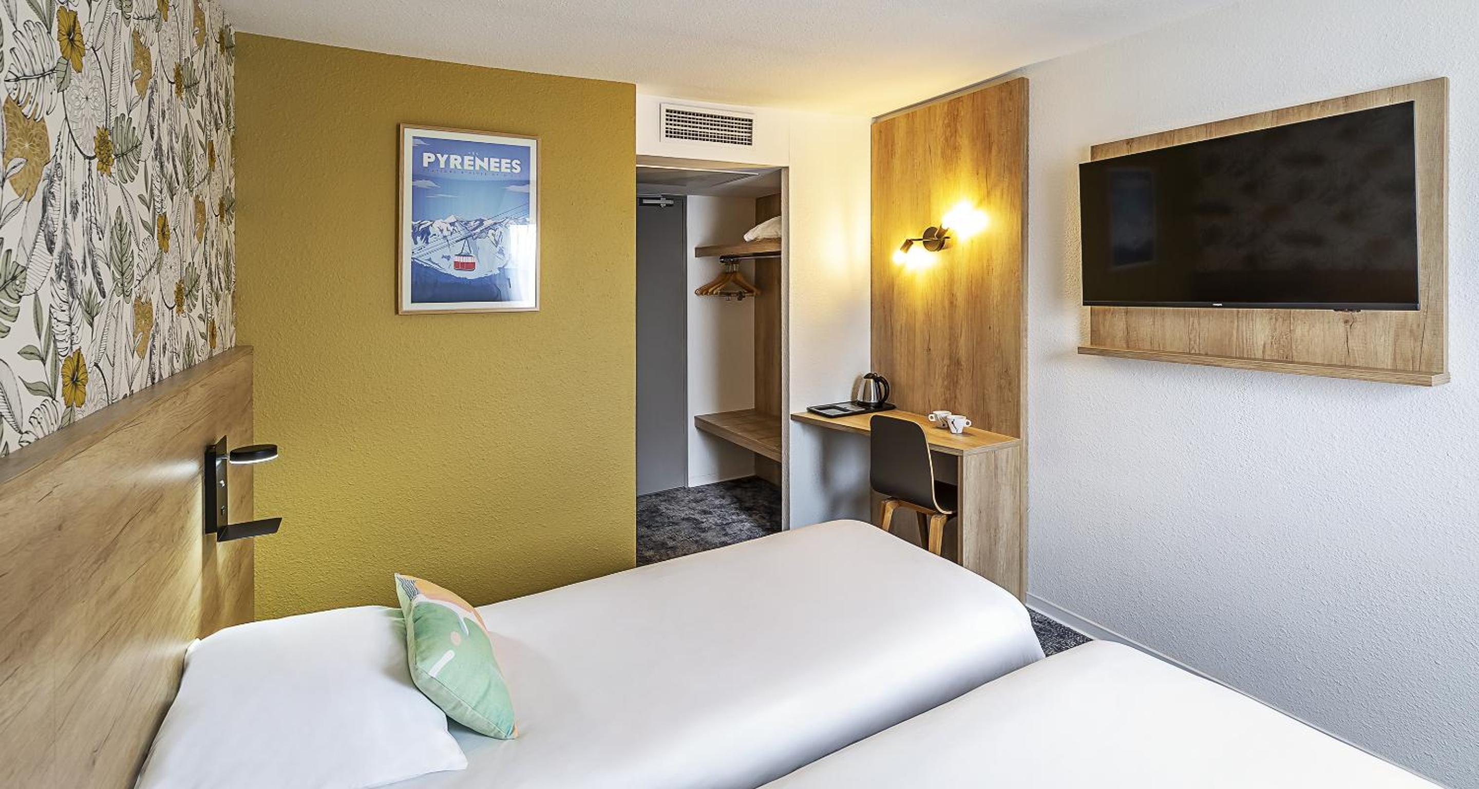 Comfort Queen Room - Photo 6