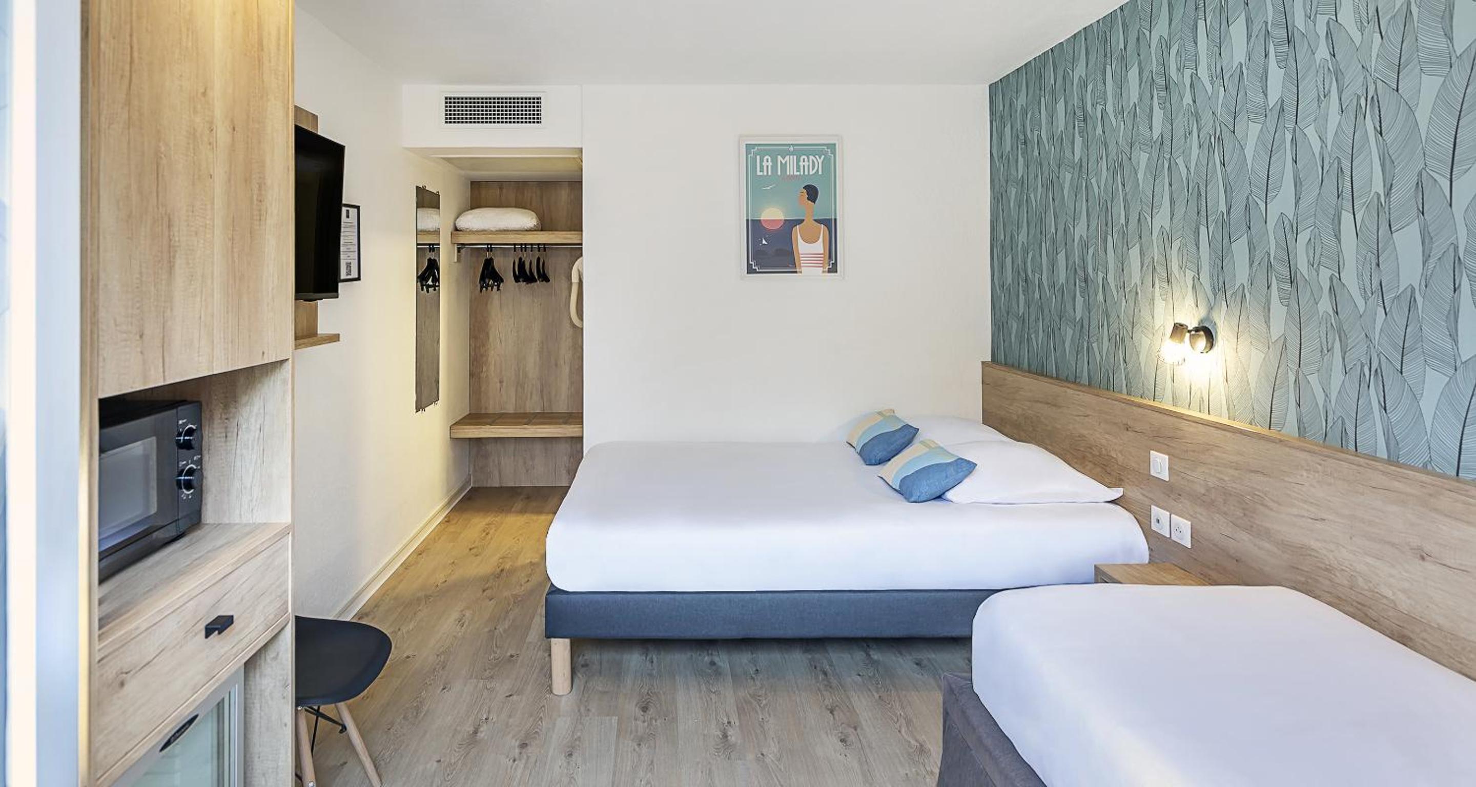 Standard Family Room with One Double and One Single Bed - Photo 1