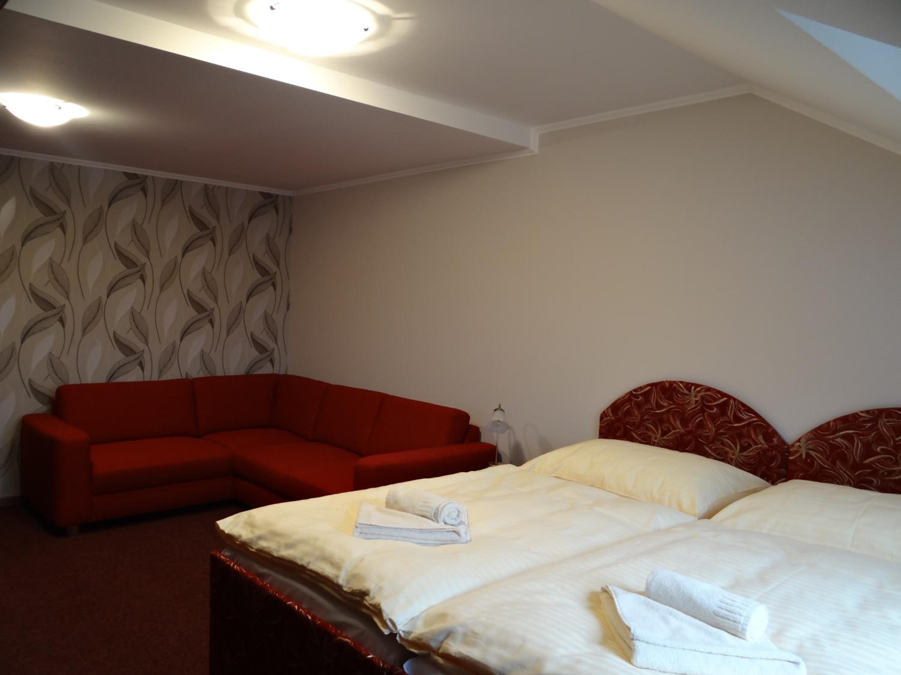 Deluxe Room (2 Adults + 1 Child) photo 2
