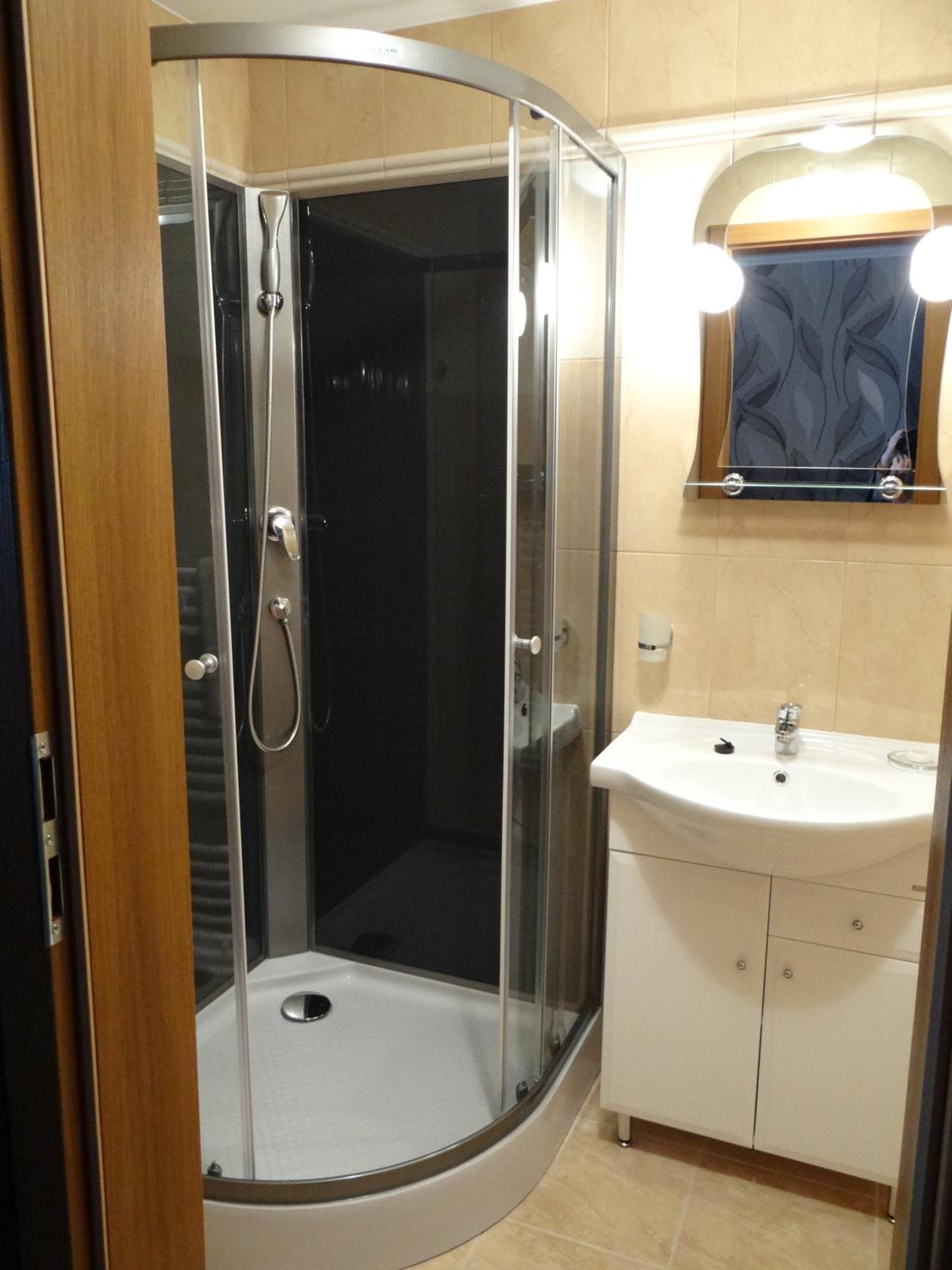 Deluxe Room (2 Adults + 1 Child) photo 3