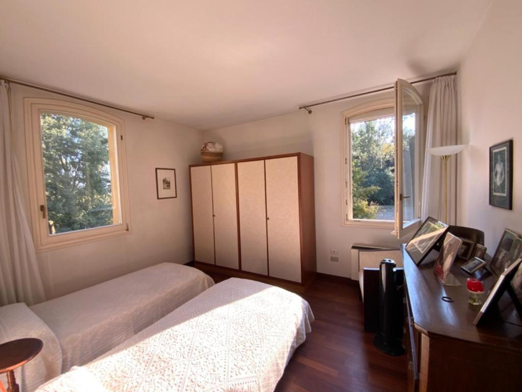 Family Room with Private Bathroom photo 2