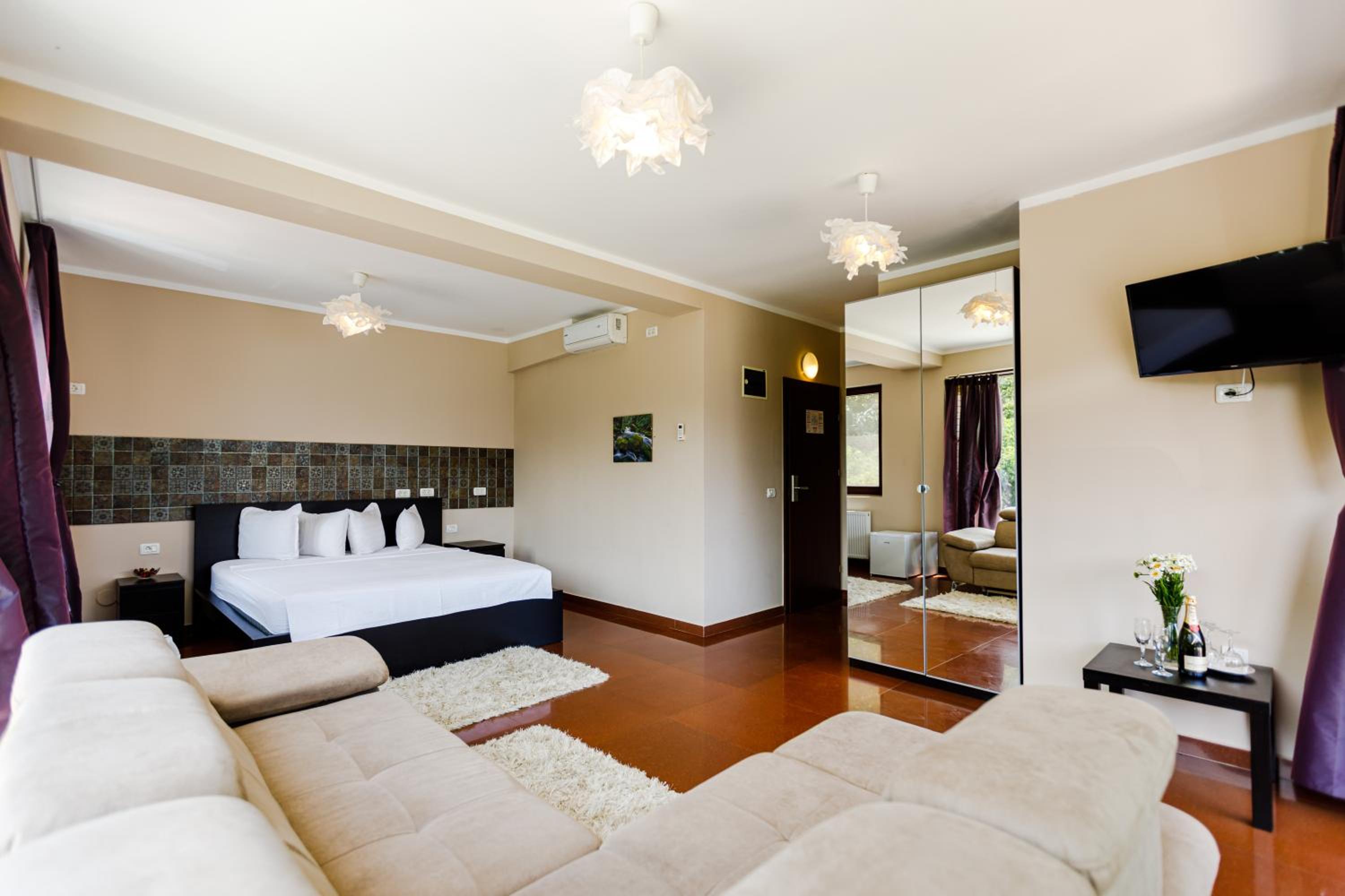 Deluxe Suite with Sea View