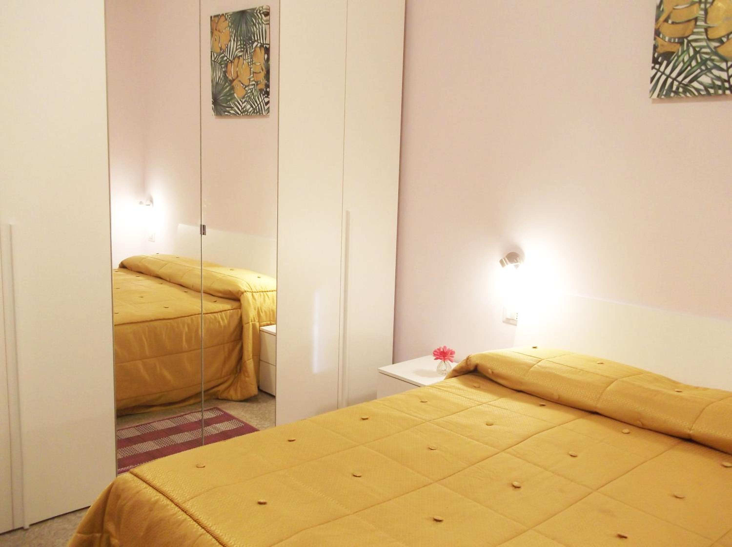 One-Bedroom Apartment - Photo 1