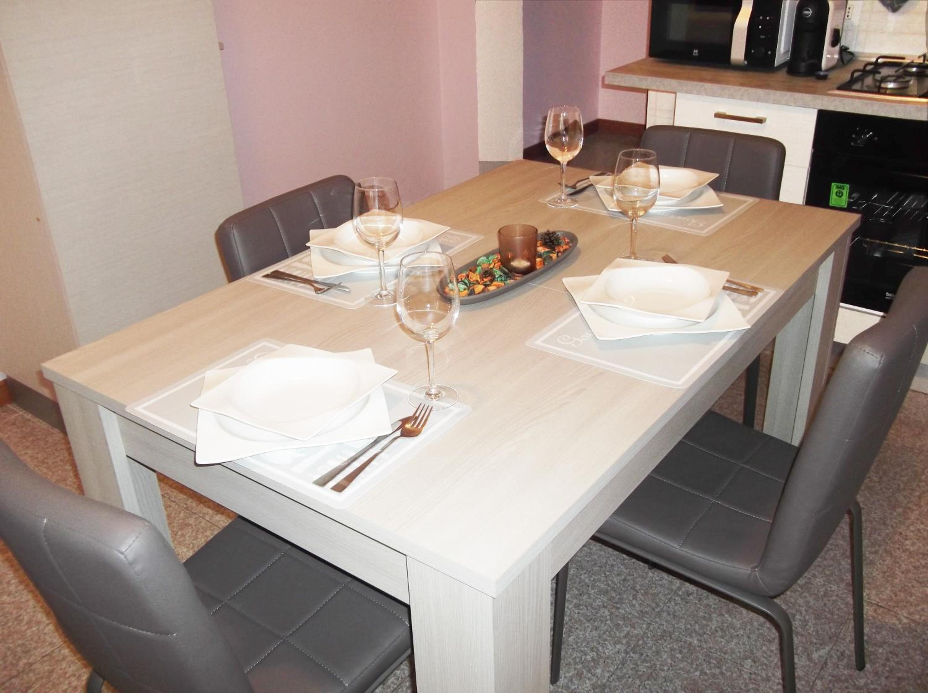 One-Bedroom Apartment - Photo 3