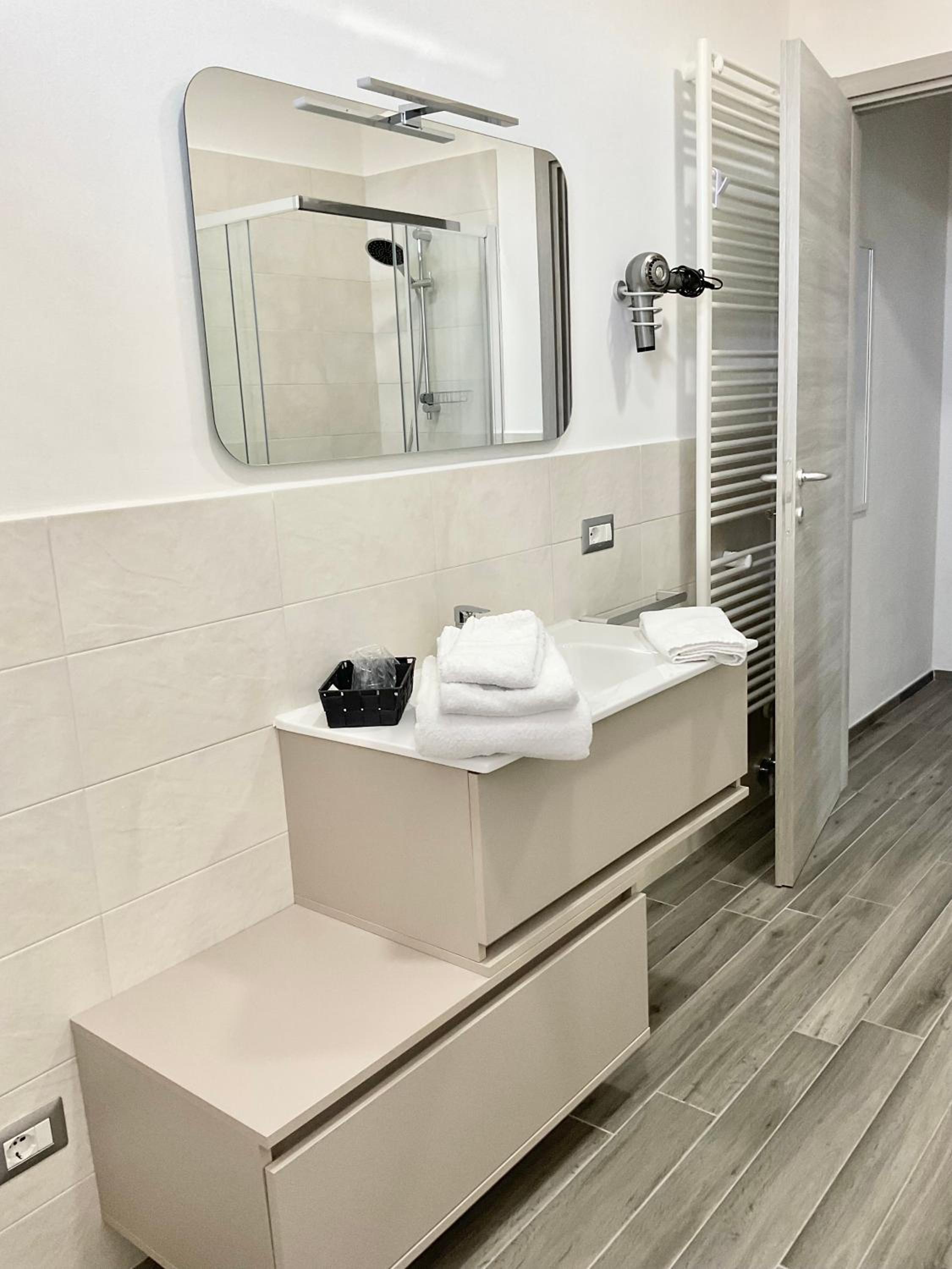 Deluxe Double Room with Extra Bed photo 3