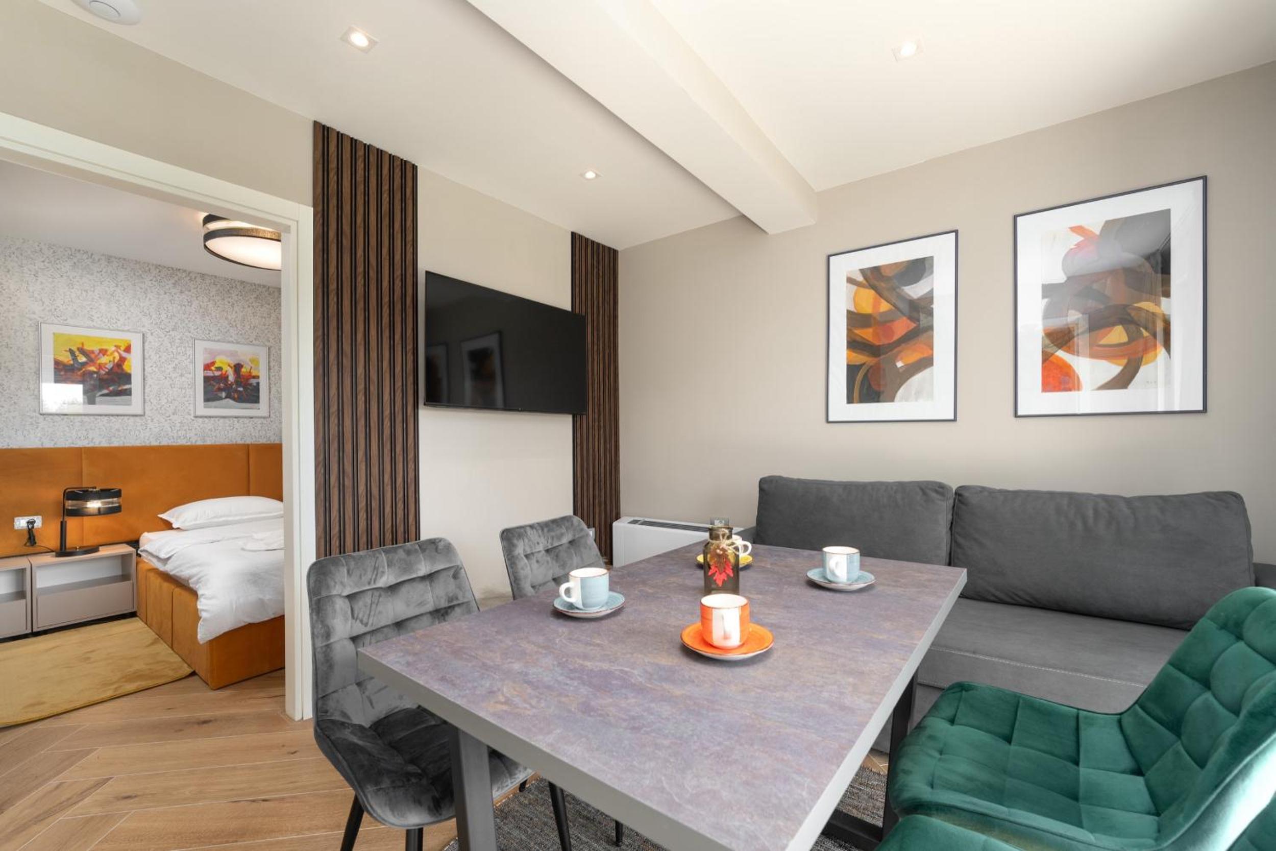 One-Bedroom Apartment