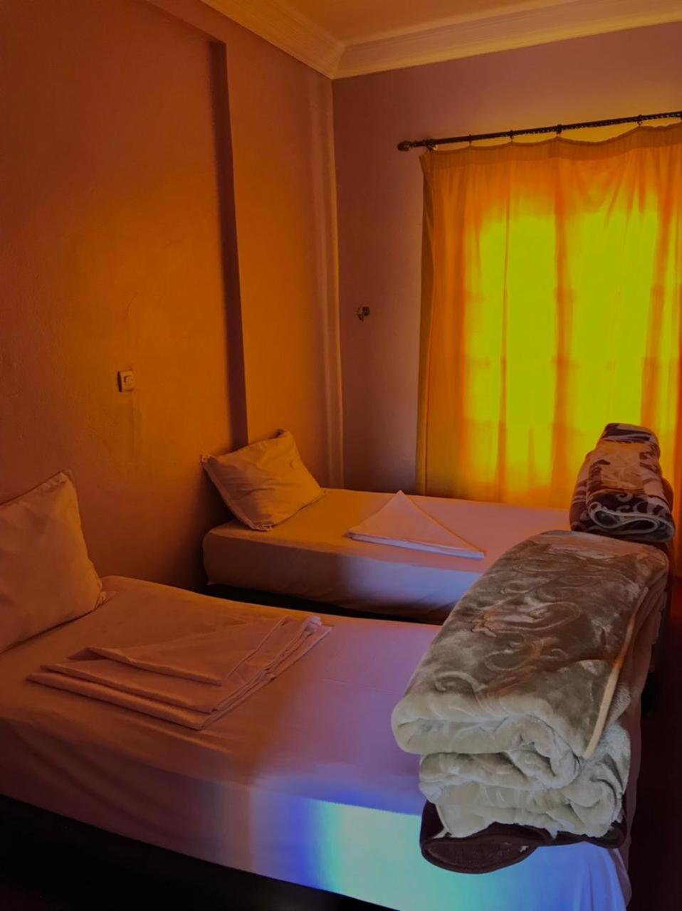 Twin Room With Private Bathroom photo 3