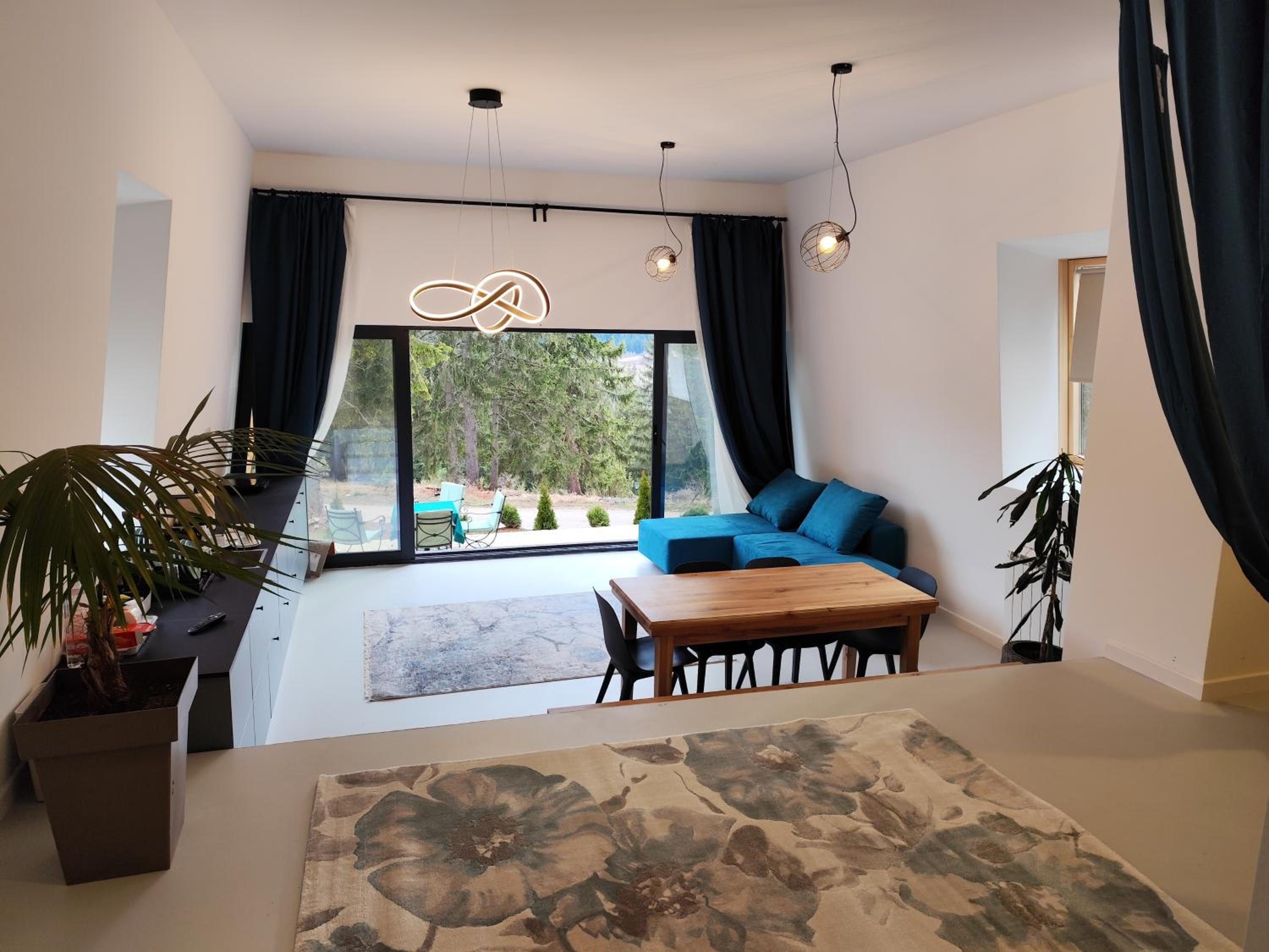 Apartment with Balcony photo 3