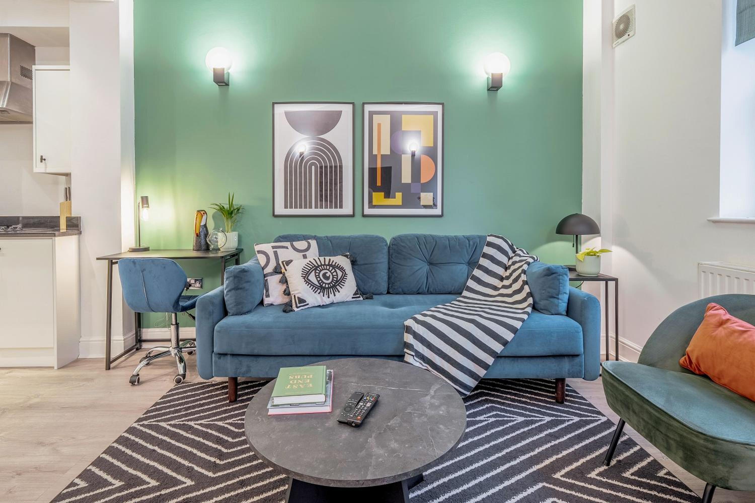 Premium One-Bedroom Apartment photo 1
