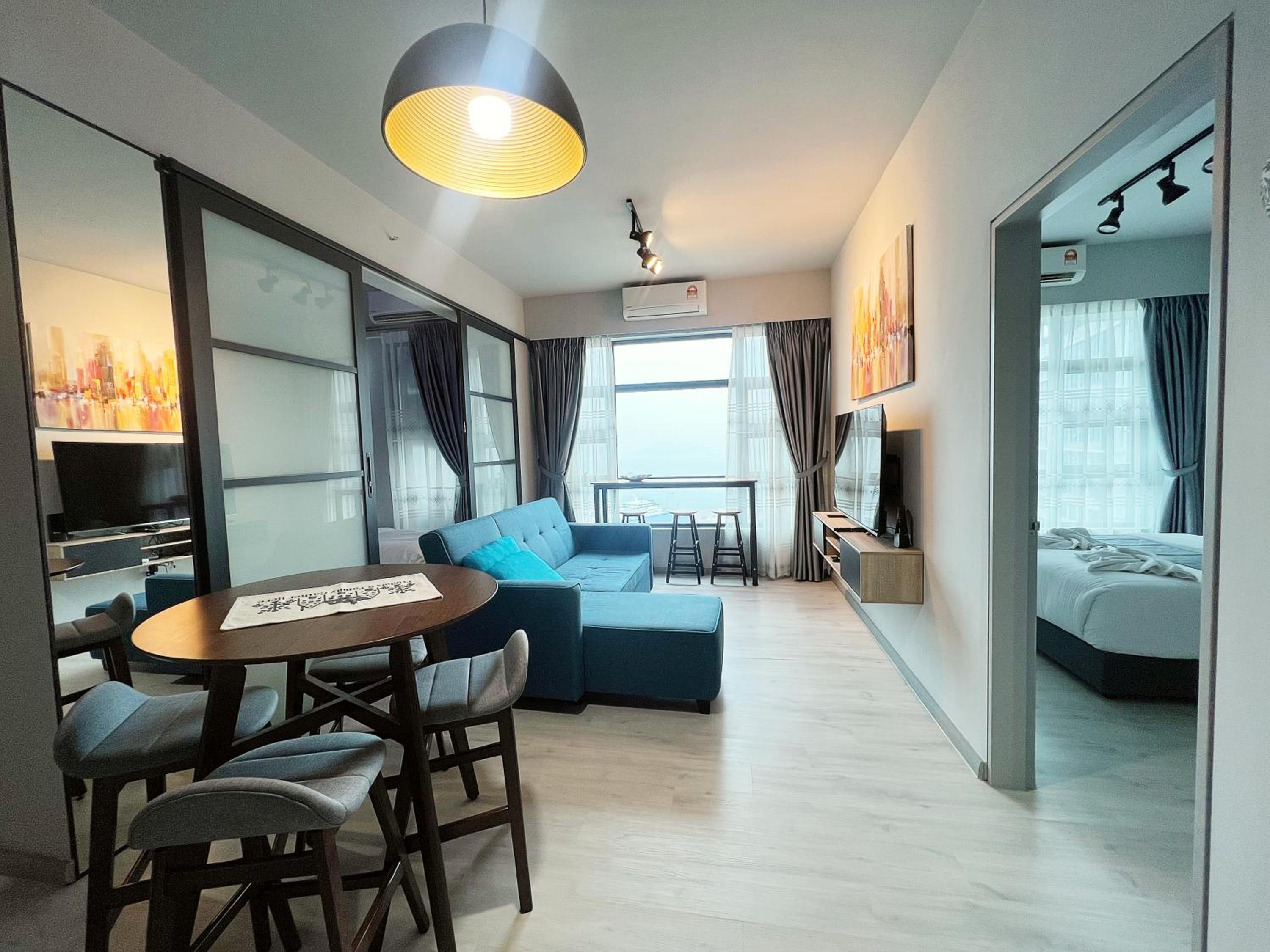 Suite with Pool View - Photo 8
