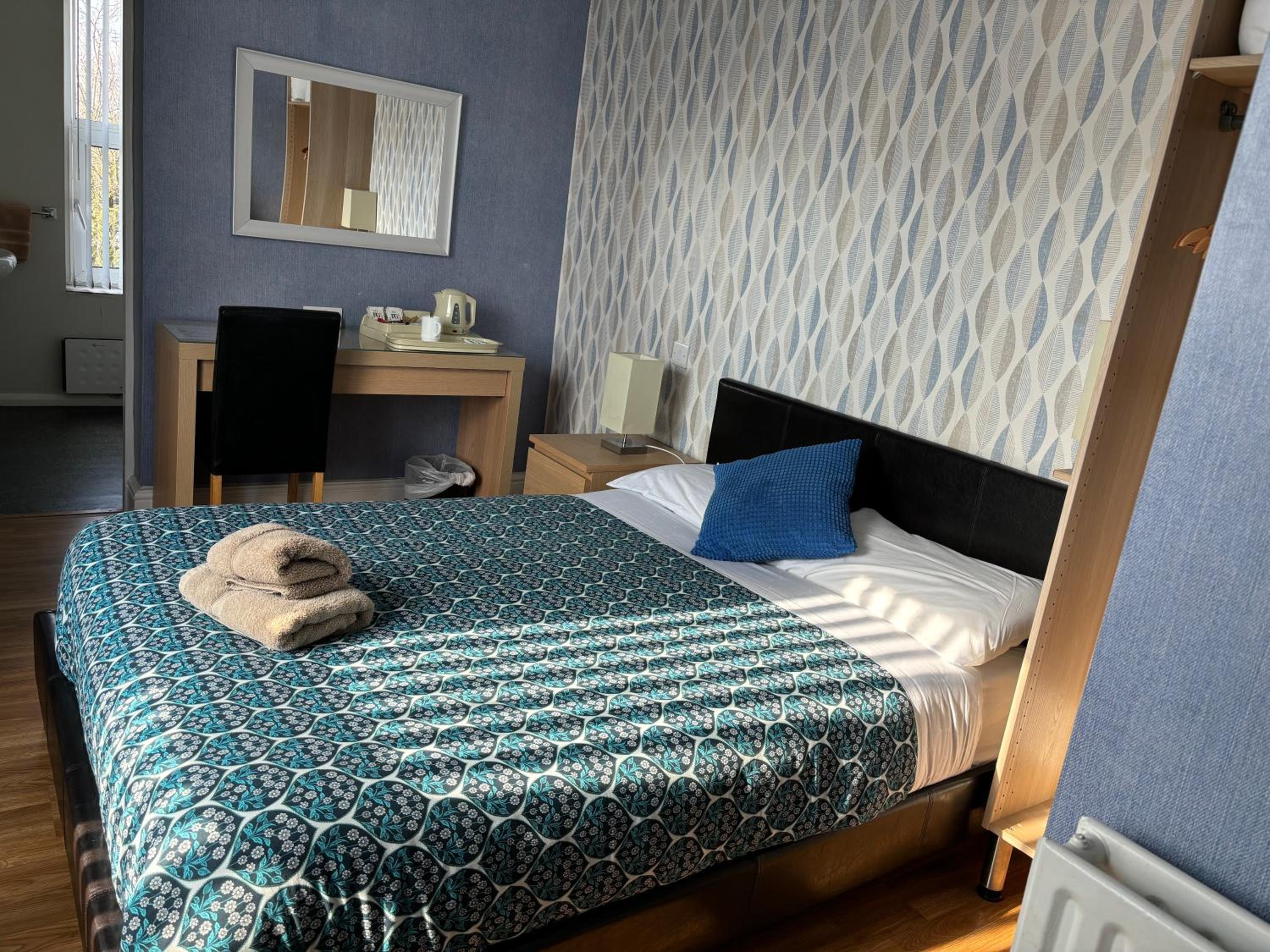 Double Room with Private Bathroom - Photo 1