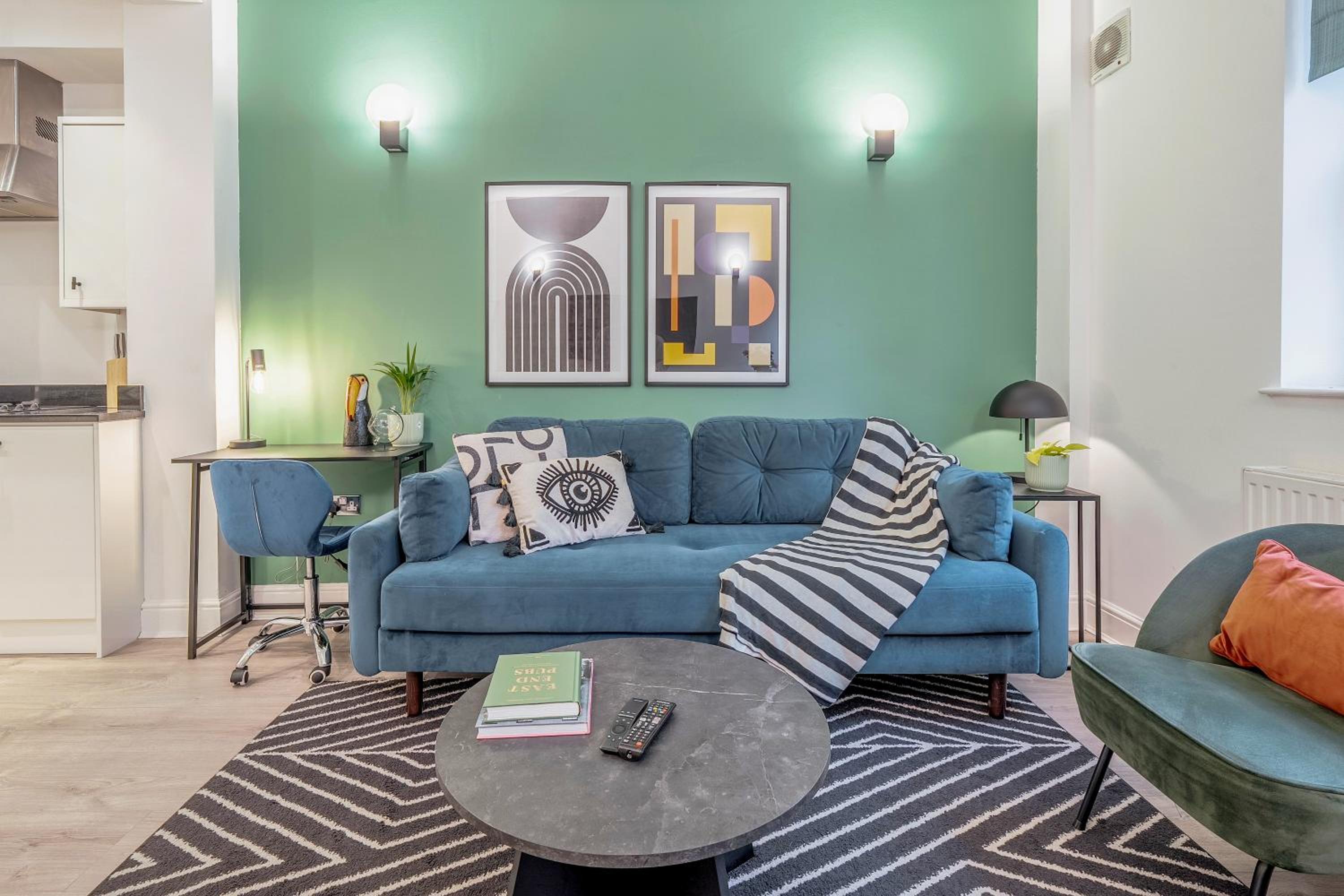 Premium One-Bedroom Apartment photo 2