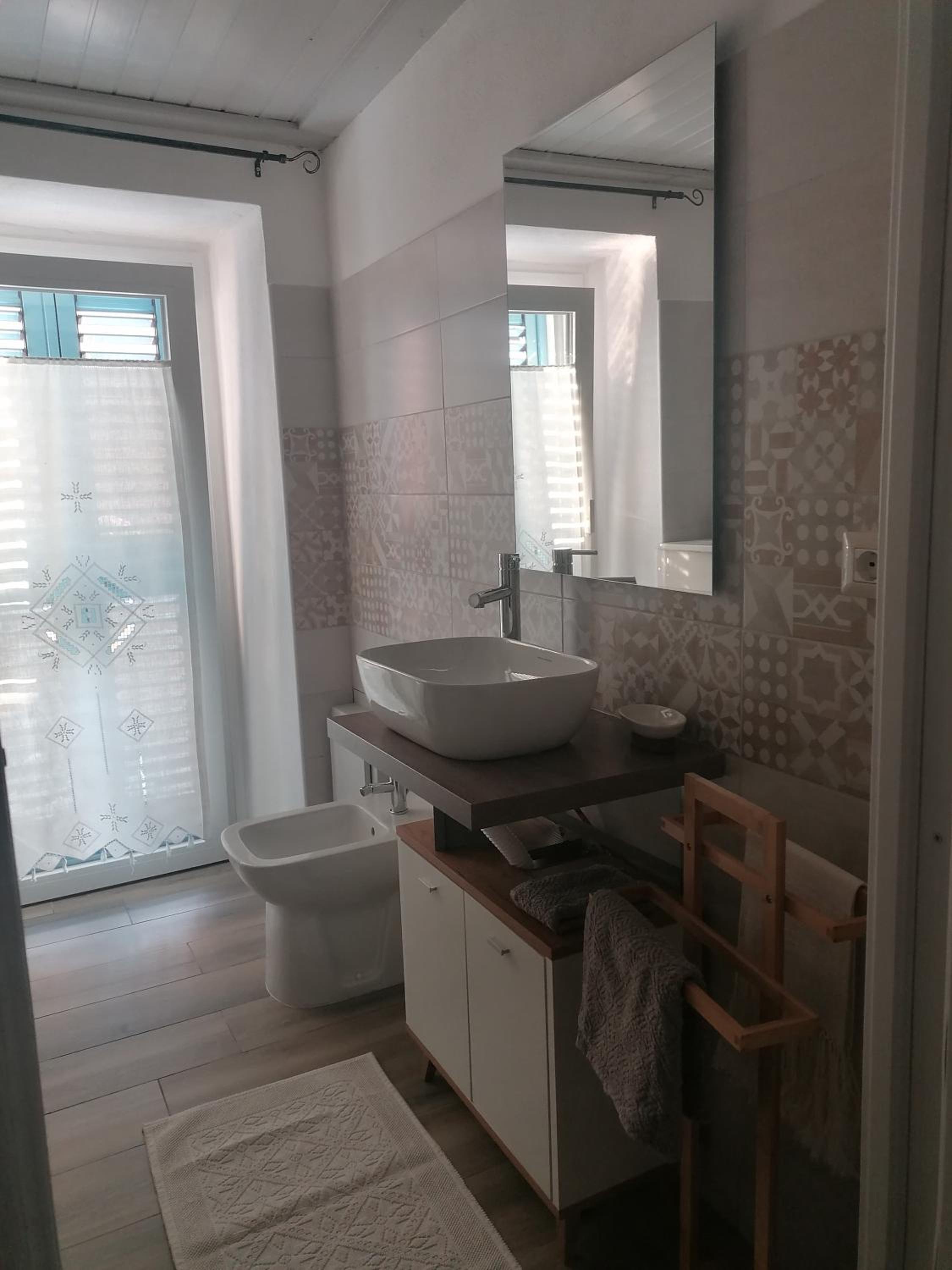 Two-Bedroom House - Photo 19