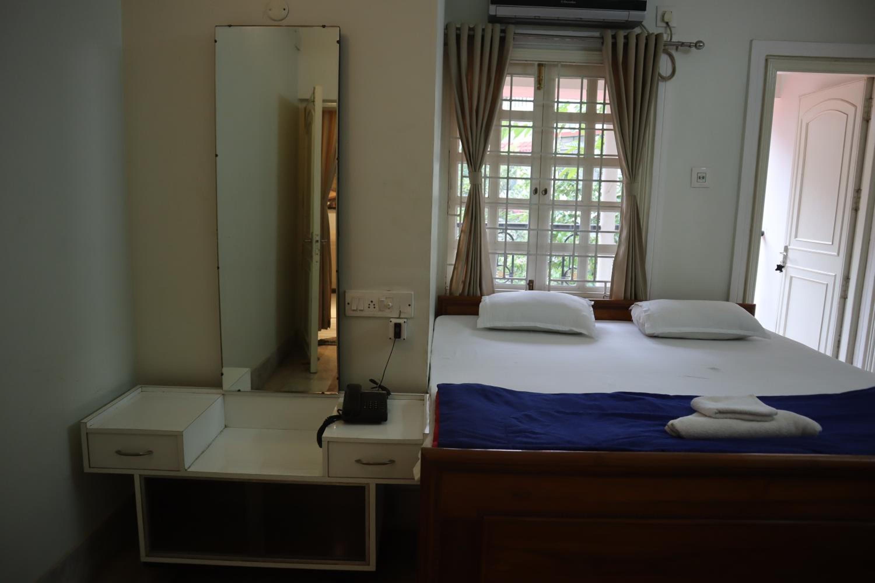 Standard Double Room photo 3