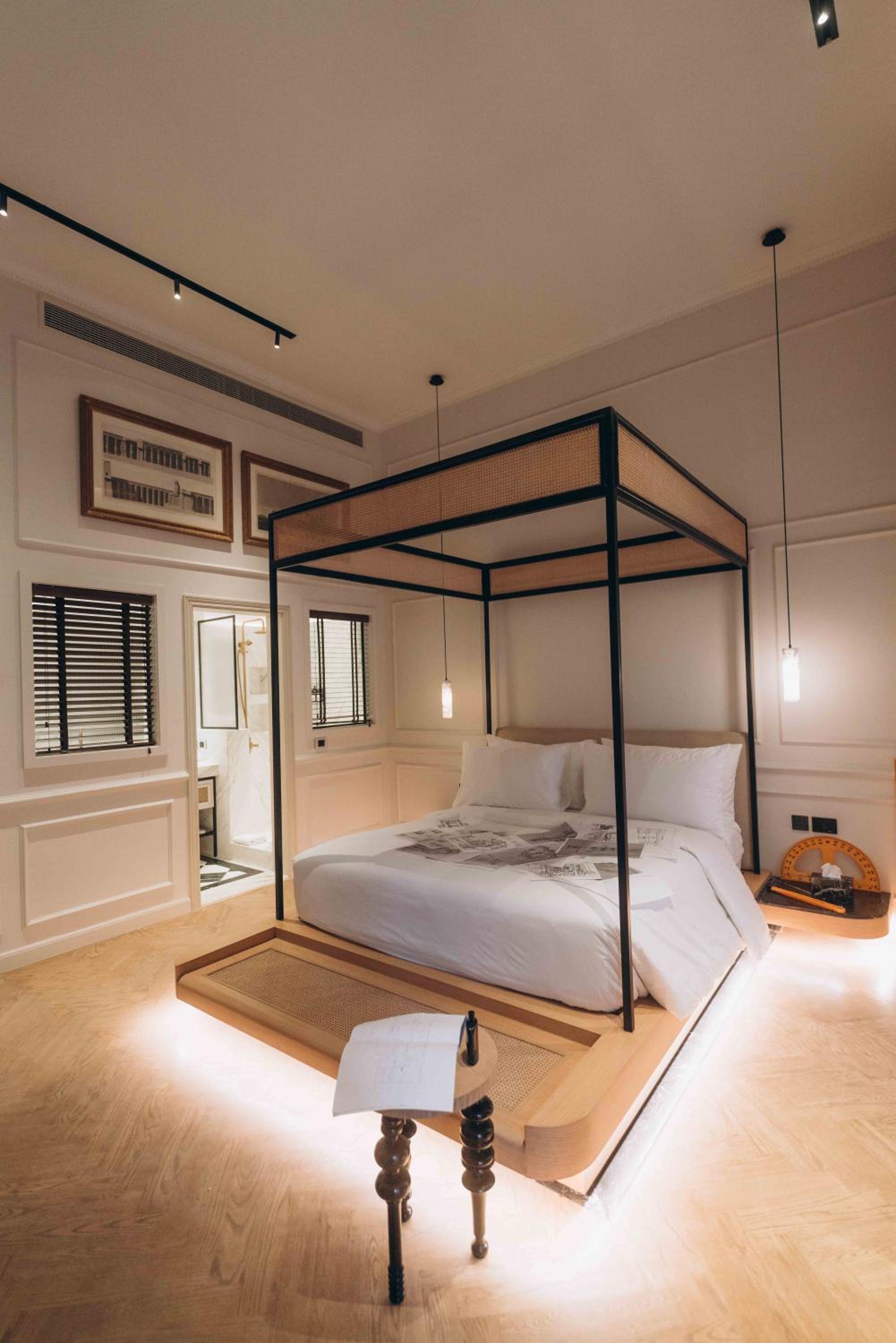 Deluxe King Room