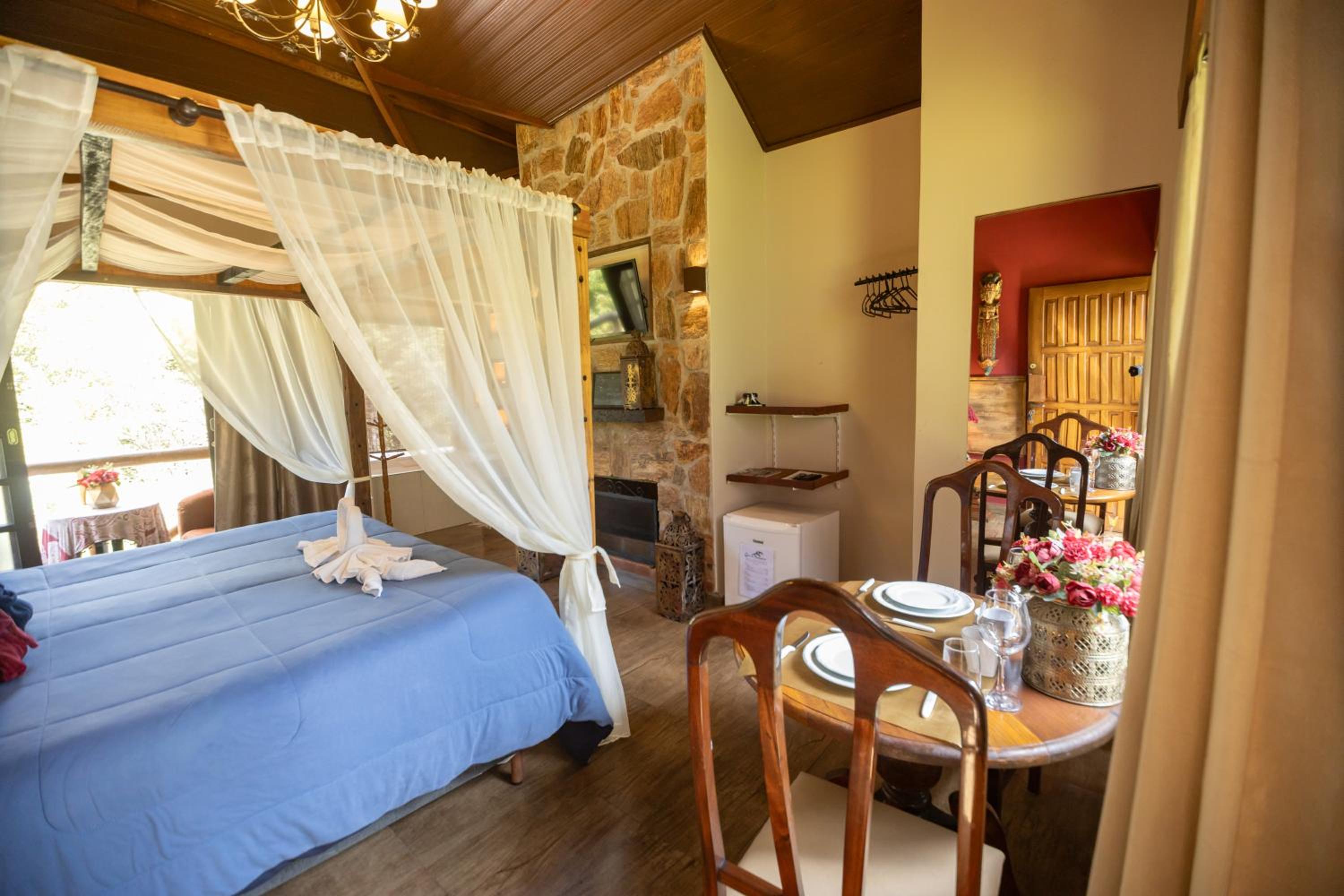 Chalet Master with Spa Bath