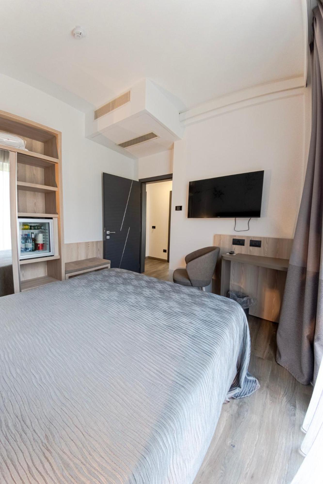 Deluxe Family Room photo 3