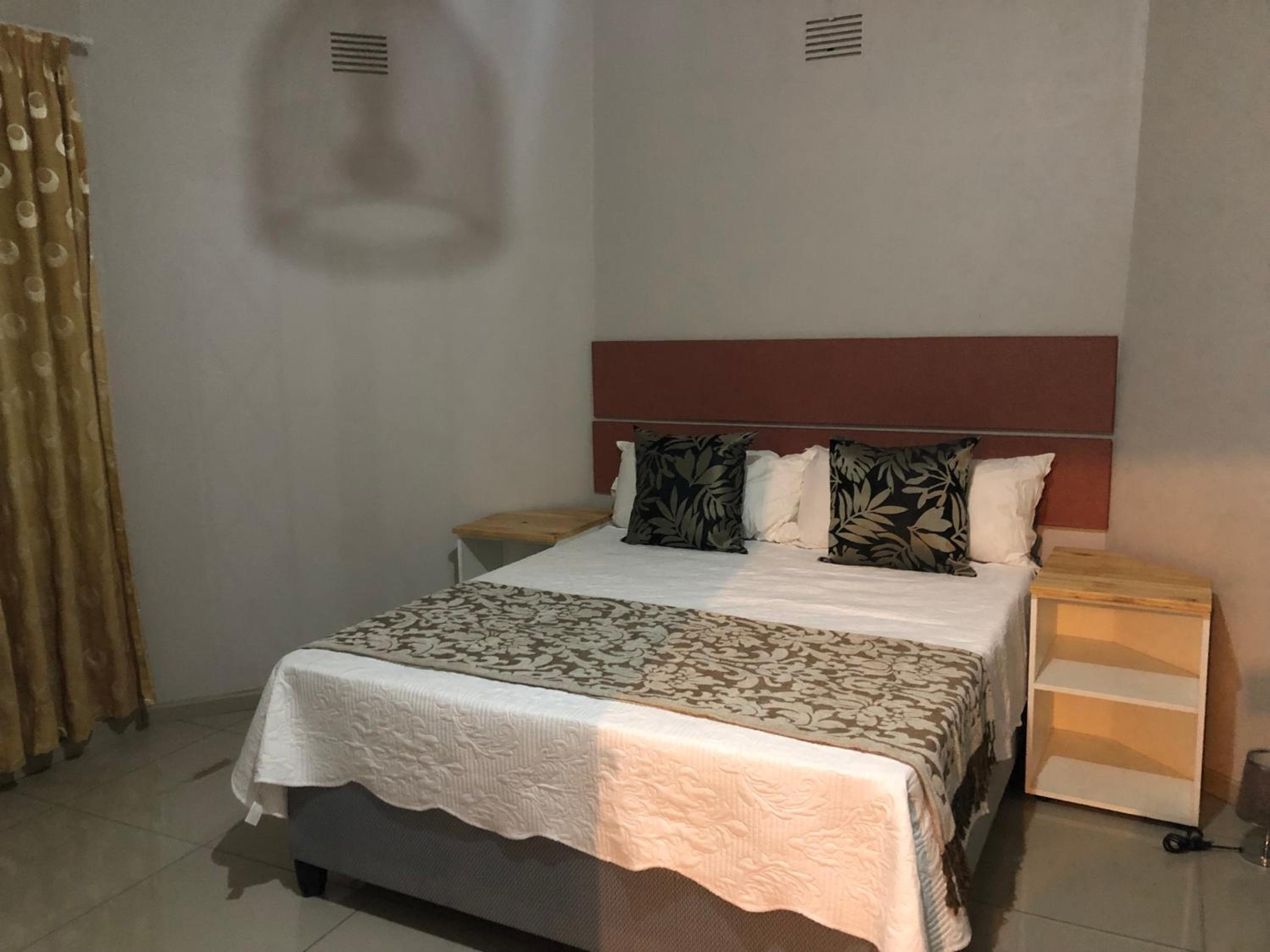 One-Bedroom House photo 1