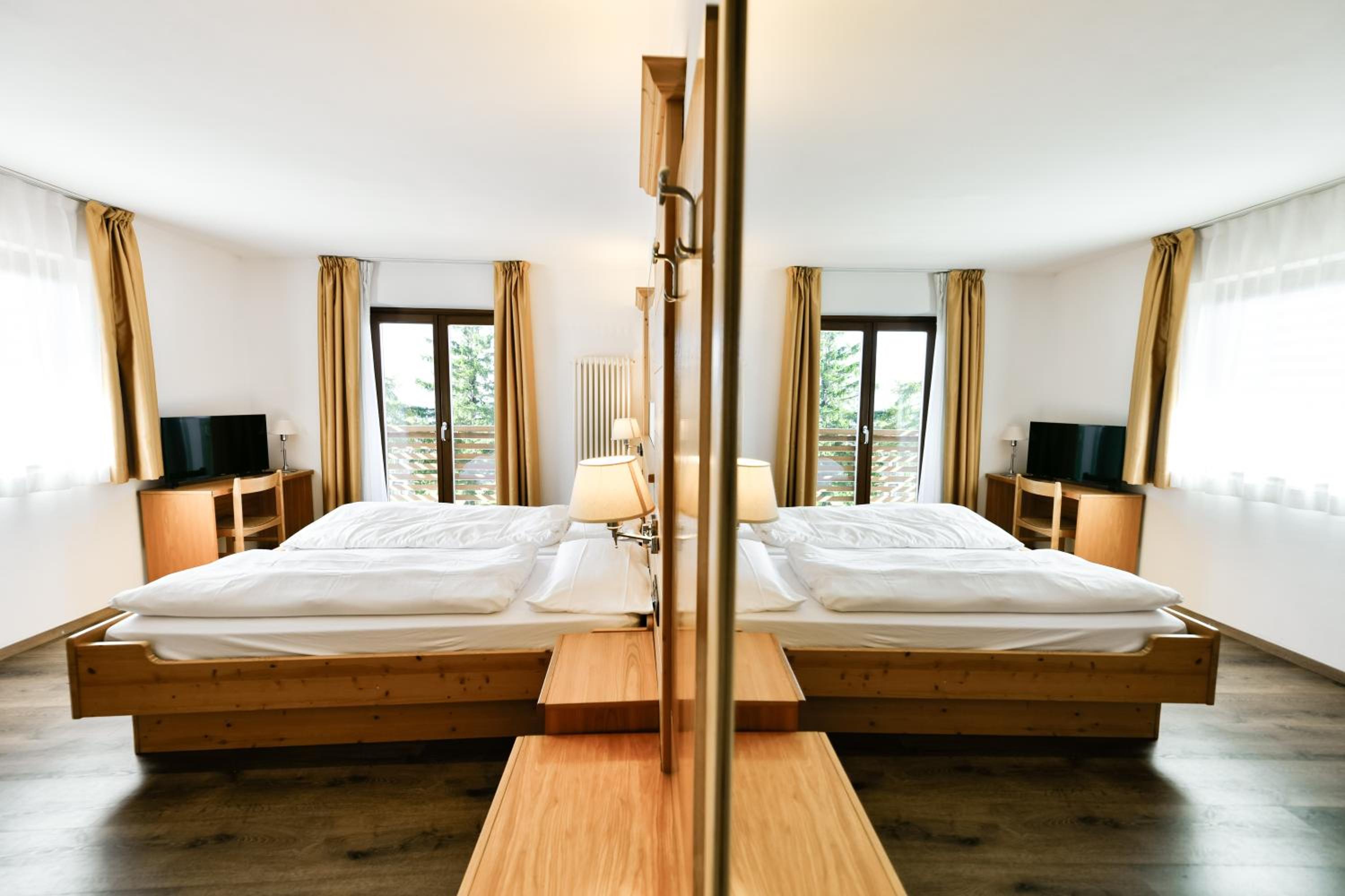 Standard Double or Twin Room photo 2