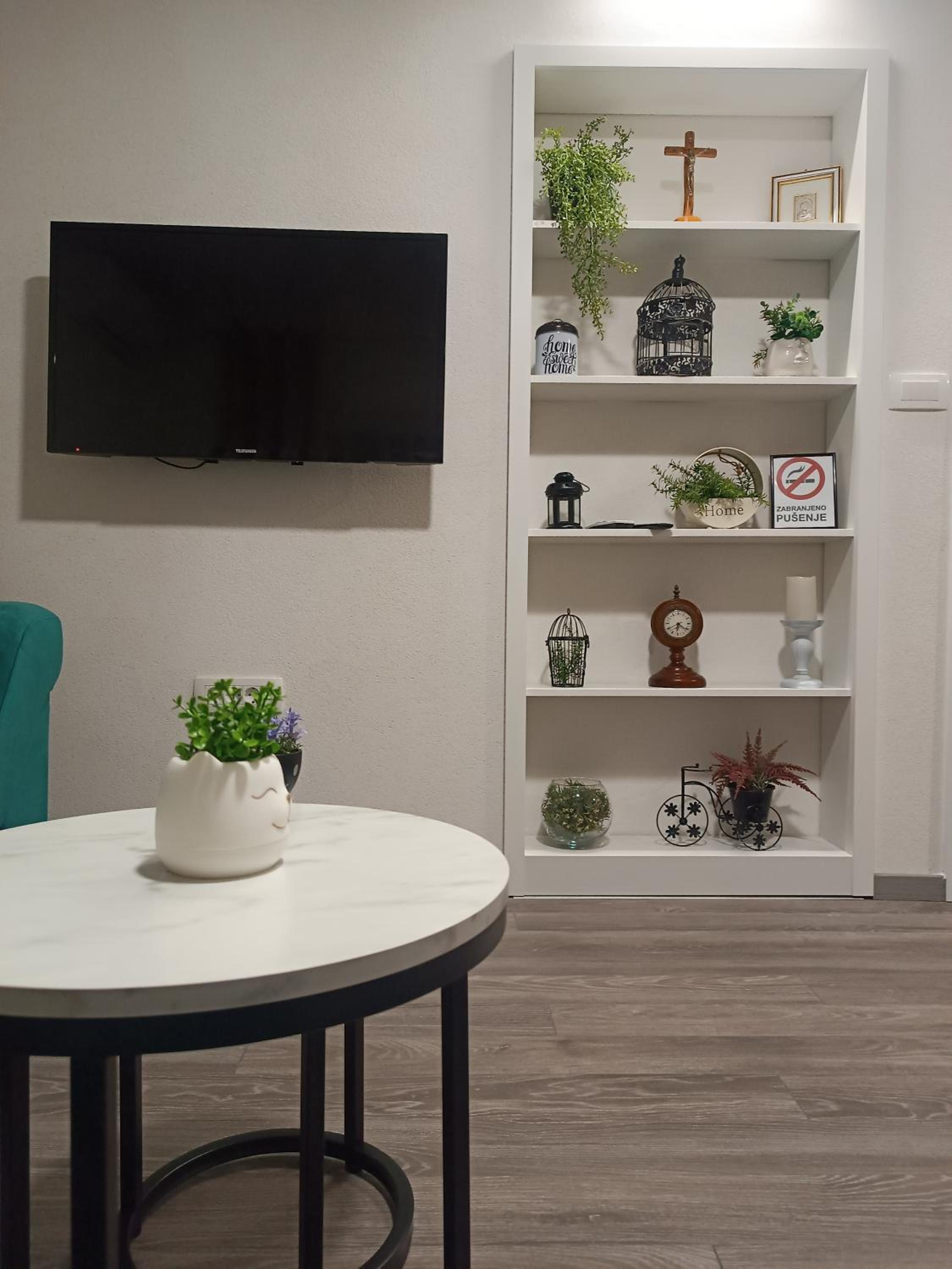 Apartment photo 1