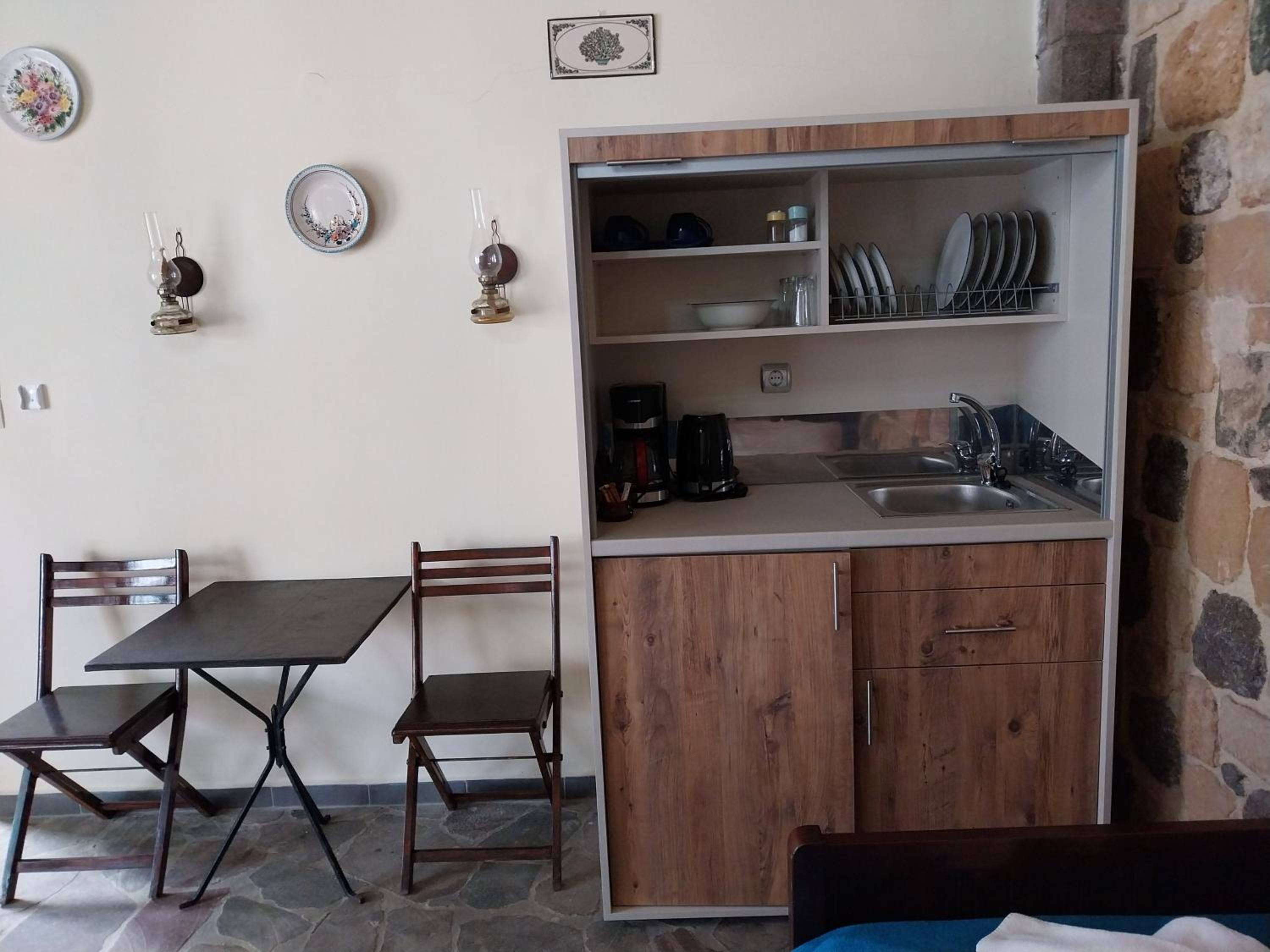 Deluxe Two-Bedroom Apartment with Garden View photo 2