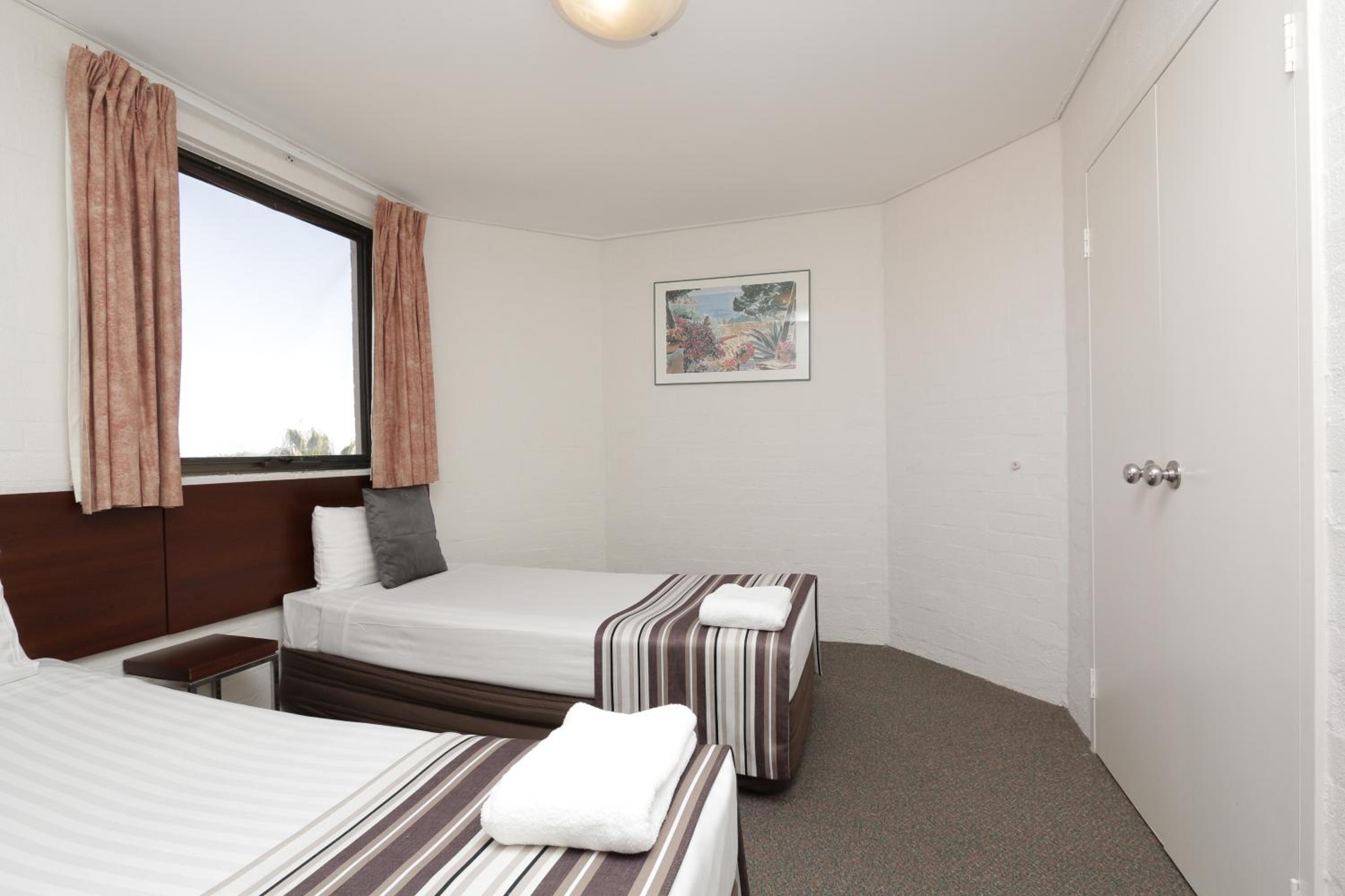 Two-Bedroom Apartment with Free Wifi and Parking photo 3