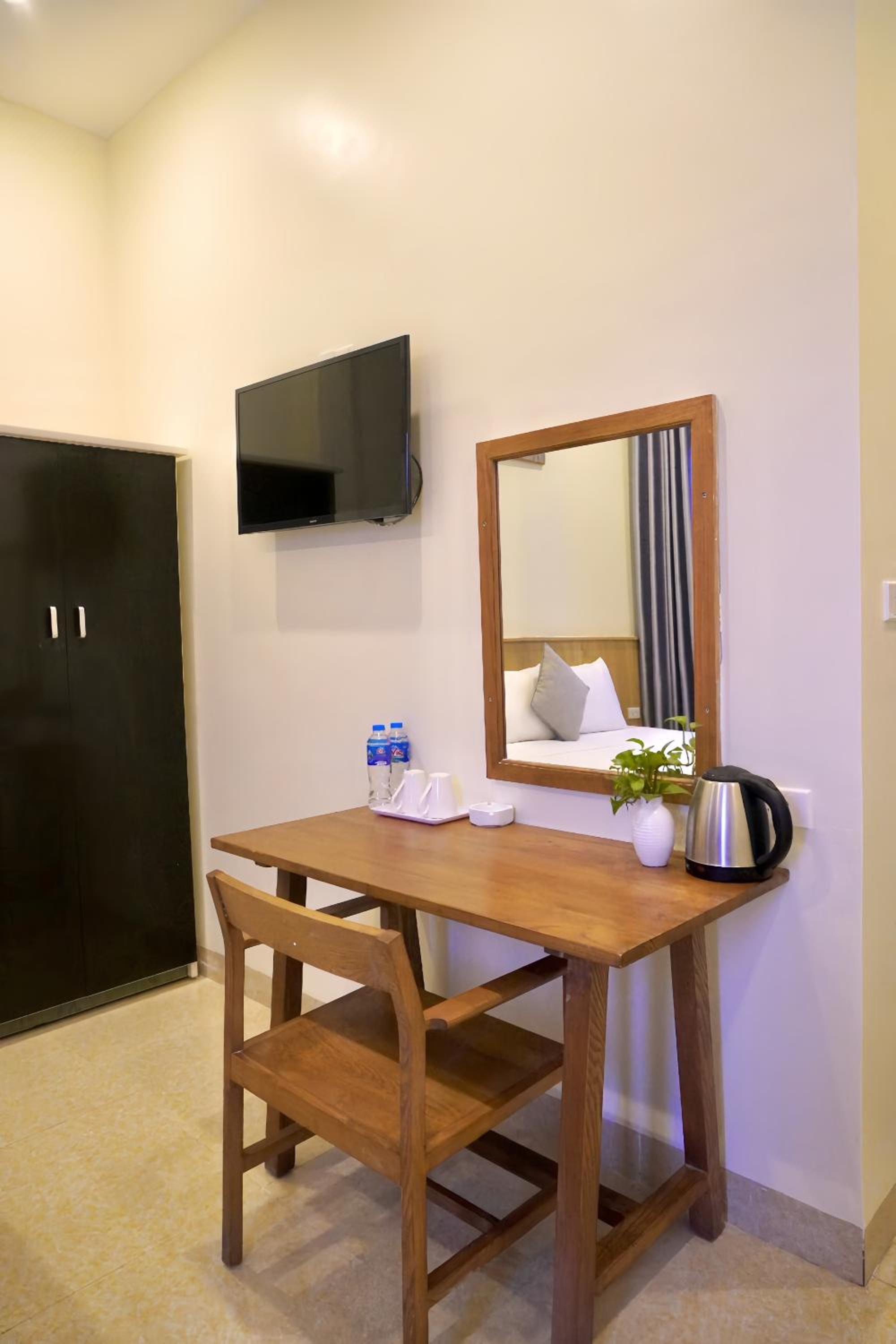 Deluxe King Room photo 2