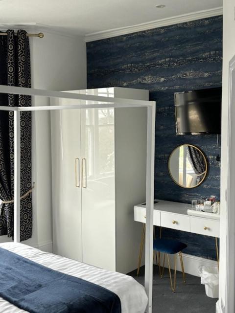 Deluxe King Room photo 2