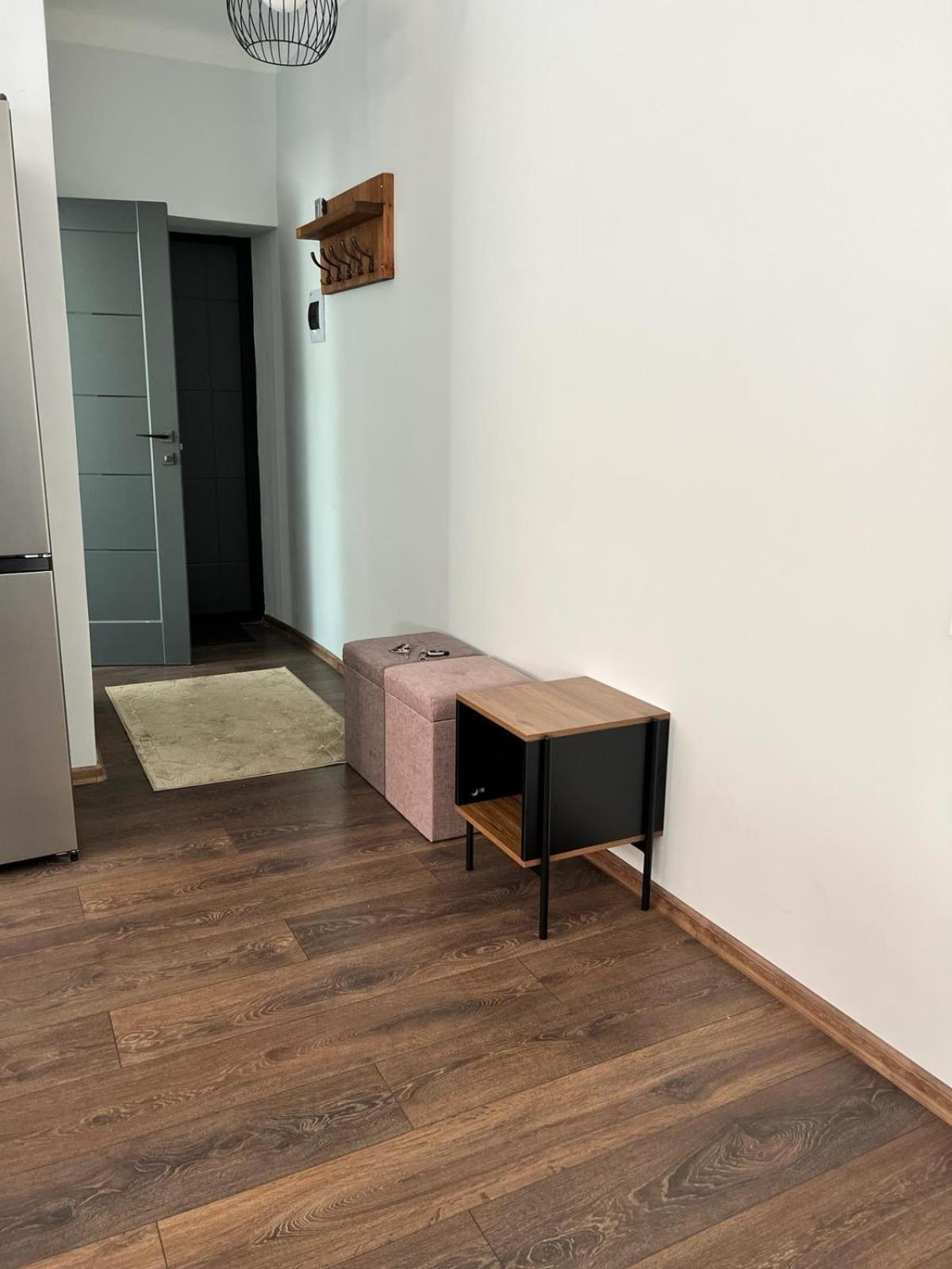 One-Bedroom Apartment - Photo 12