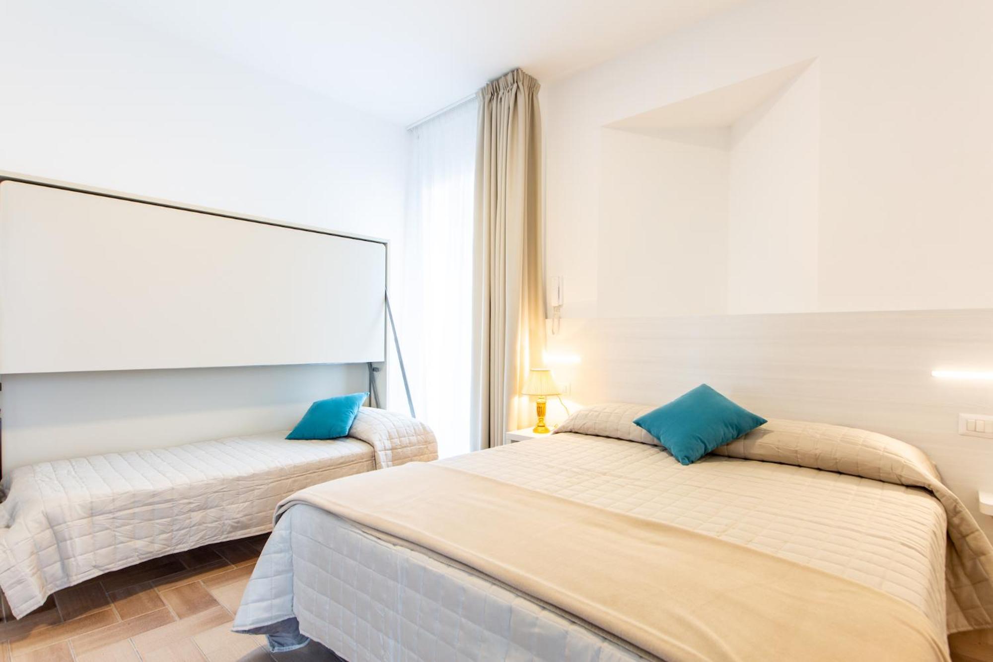 Superior Triple Room photo 3
