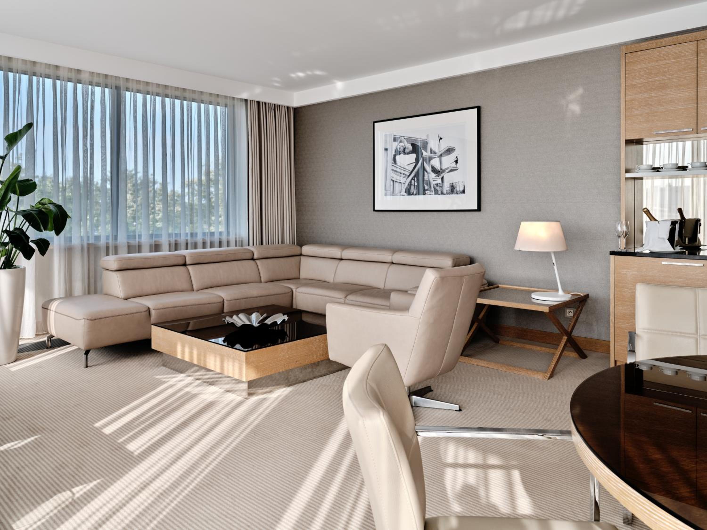 Suite with Terrace and Lake View photo 3