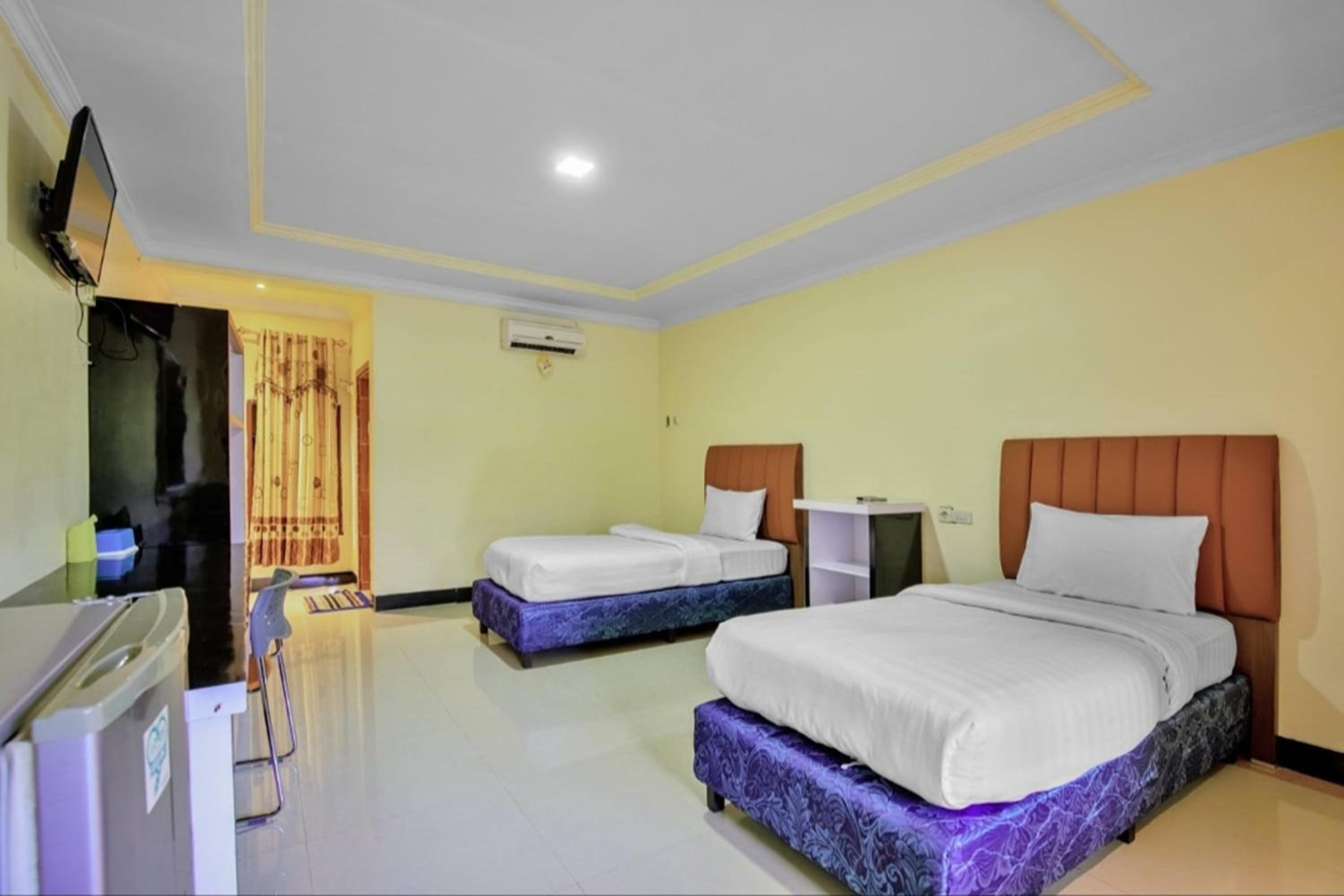 Deluxe Room - Photo 9
