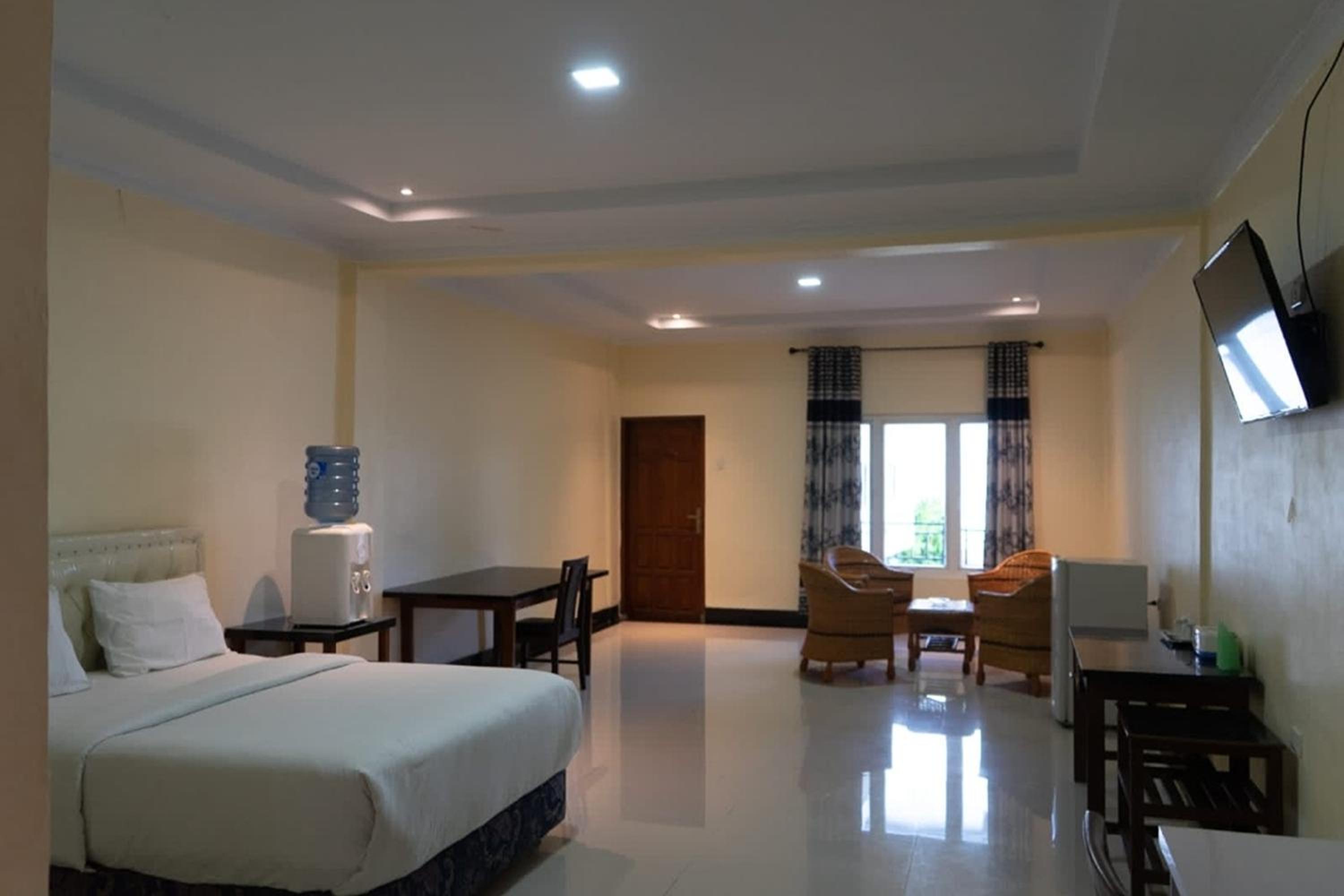 Deluxe Room - Photo 8