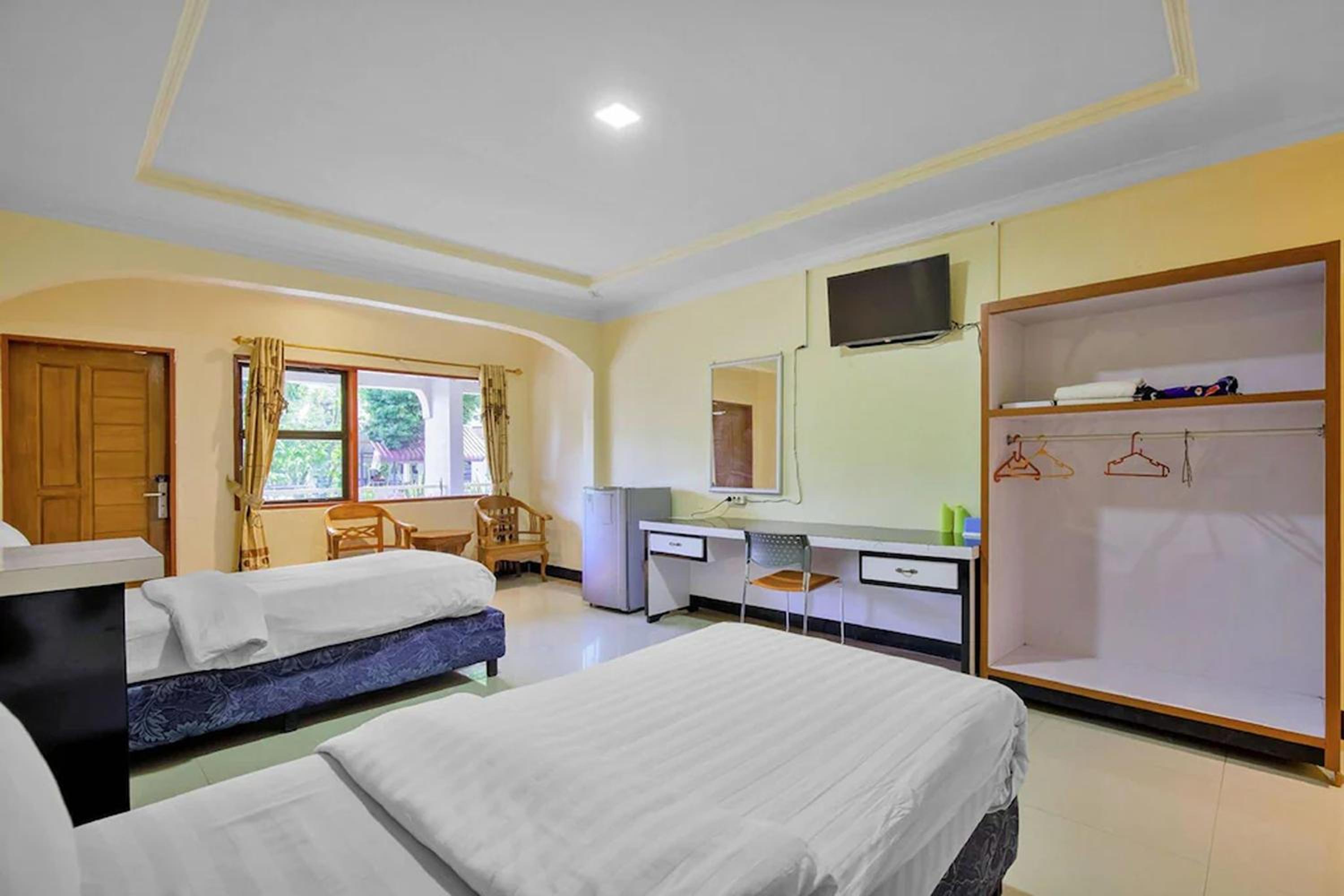Economy Double Room - Photo 6