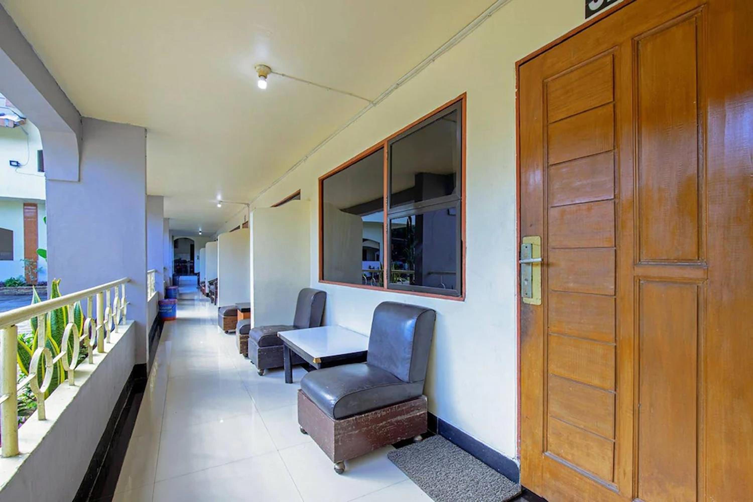 Economy Double Room - Photo 7